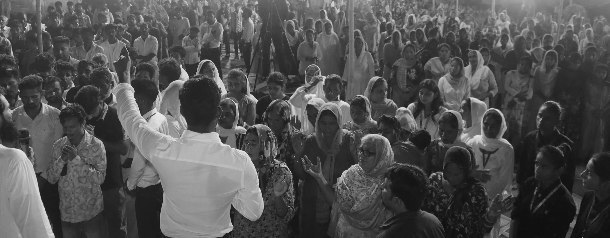 Altar call with Evangelist Sunny CH