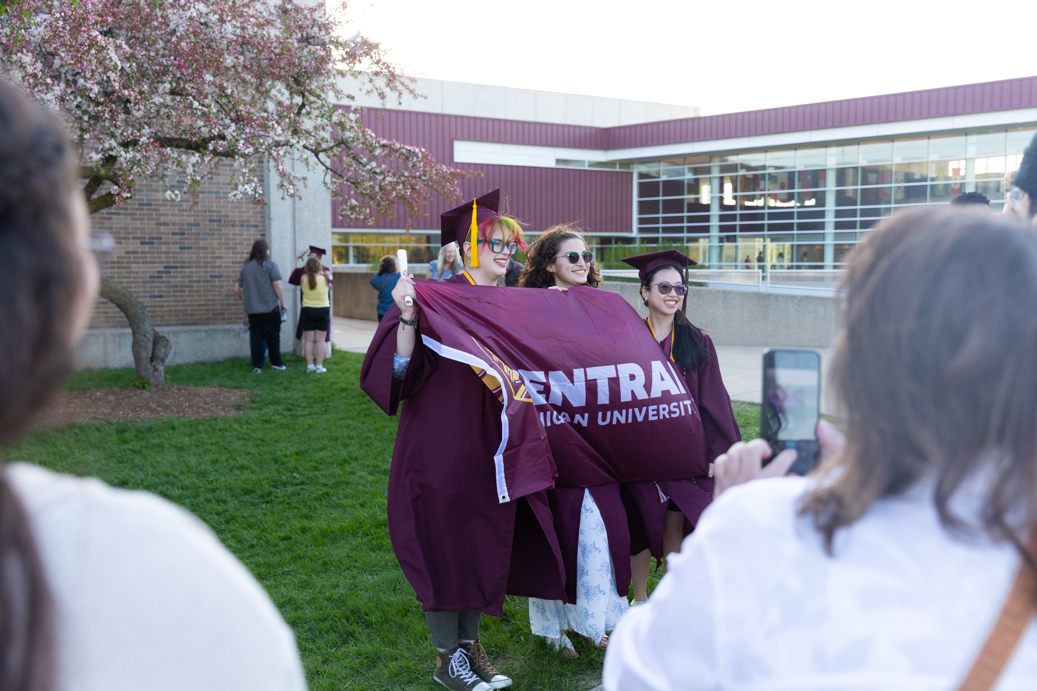25-05-10 Graduation Photos -31.jpg
