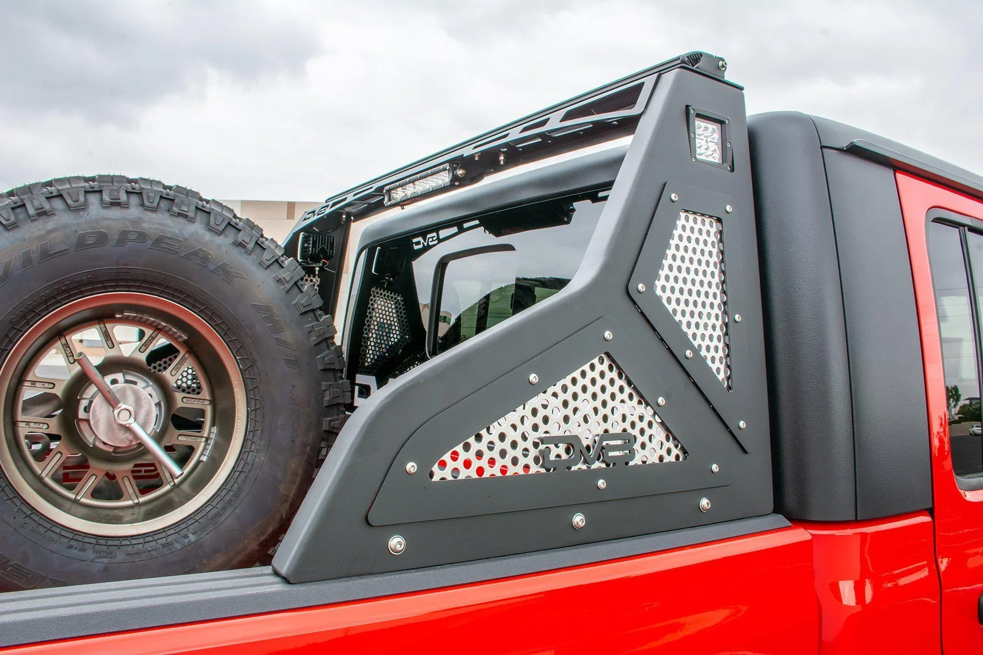 2020-21-jeep-gladiator-jt-chase-rack-dv8-offroad-rrgl-01-6_2000x1333.webp