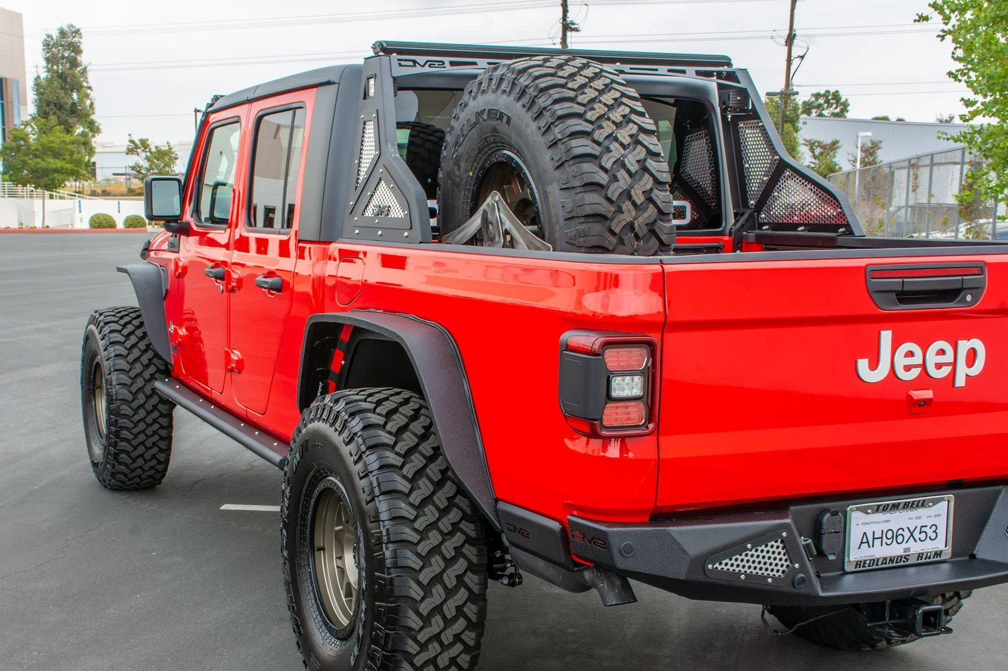 2020-21-jeep-gladiator-jt-chase-rack-dv8-offroad-rrgl-01-9_2000x1333.webp