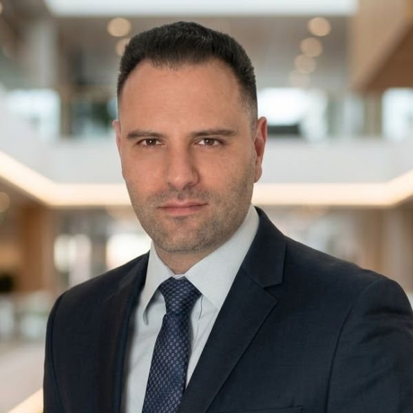  Ruben Sislyan
  
Attorney 
California