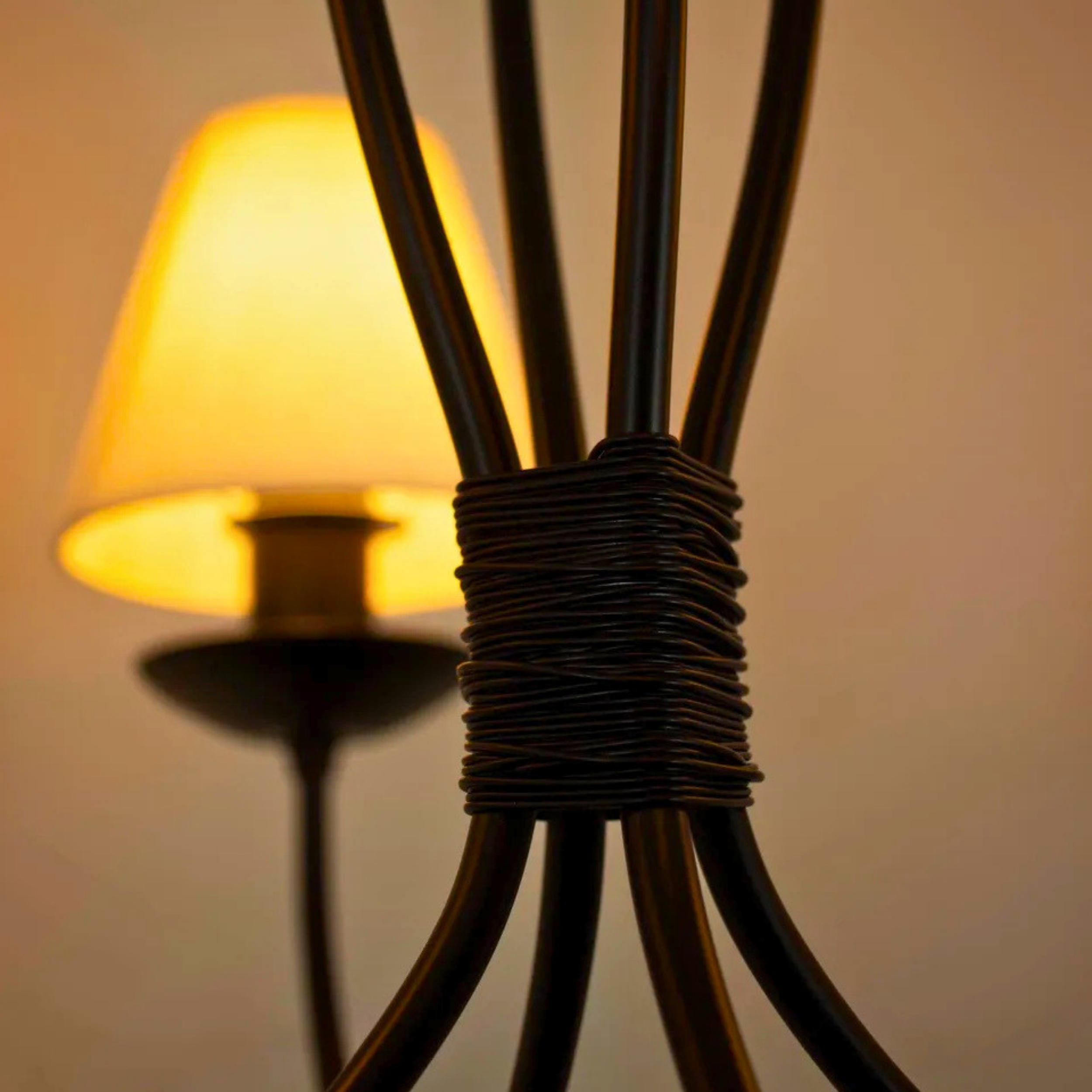 Lustre Pendente 4 Puntas (4).png