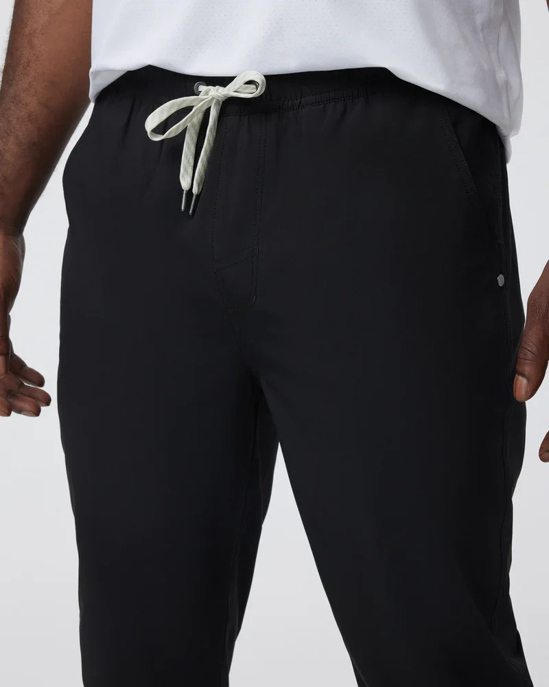 V456BLK_FA24_M_ECOMM_PANTS_DETAIL_13.webp