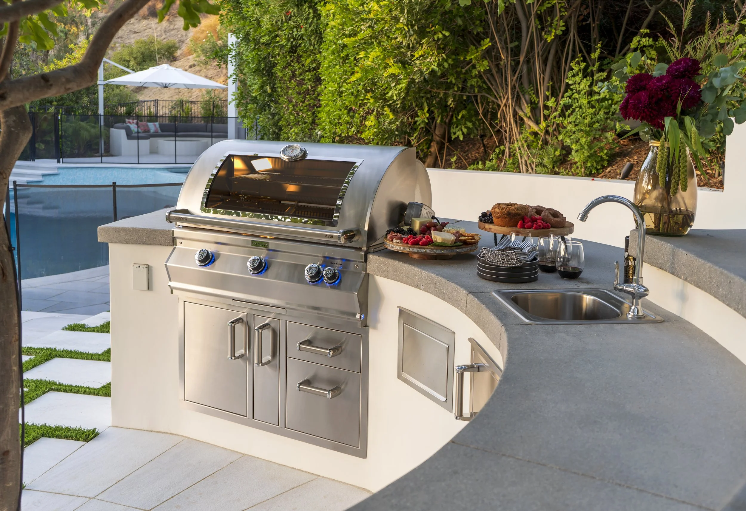 outdoor kitchen