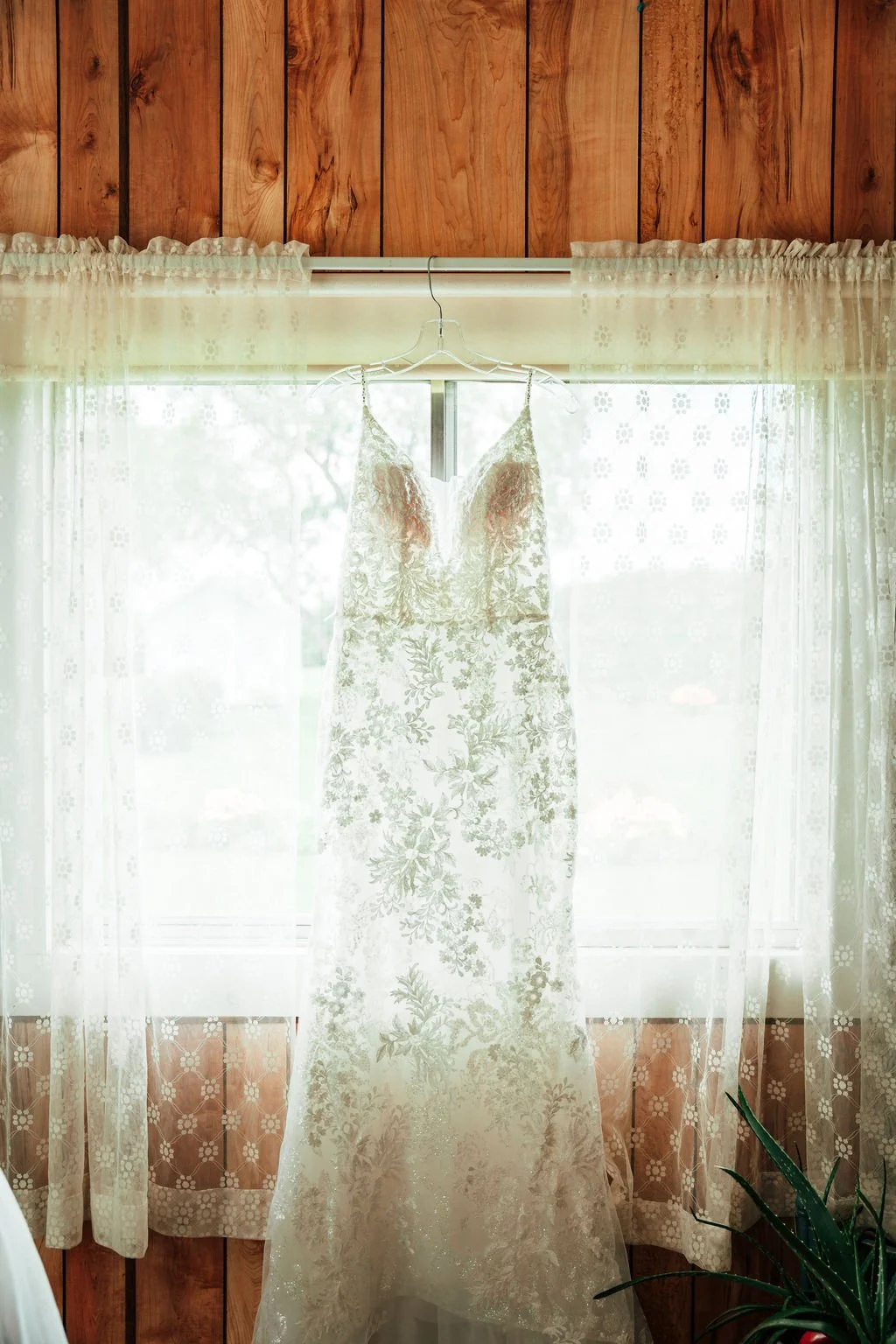 Wedding gown photography, best Central Alberta photographer location for weddings near Three Hills Alberta, Open Country Farm