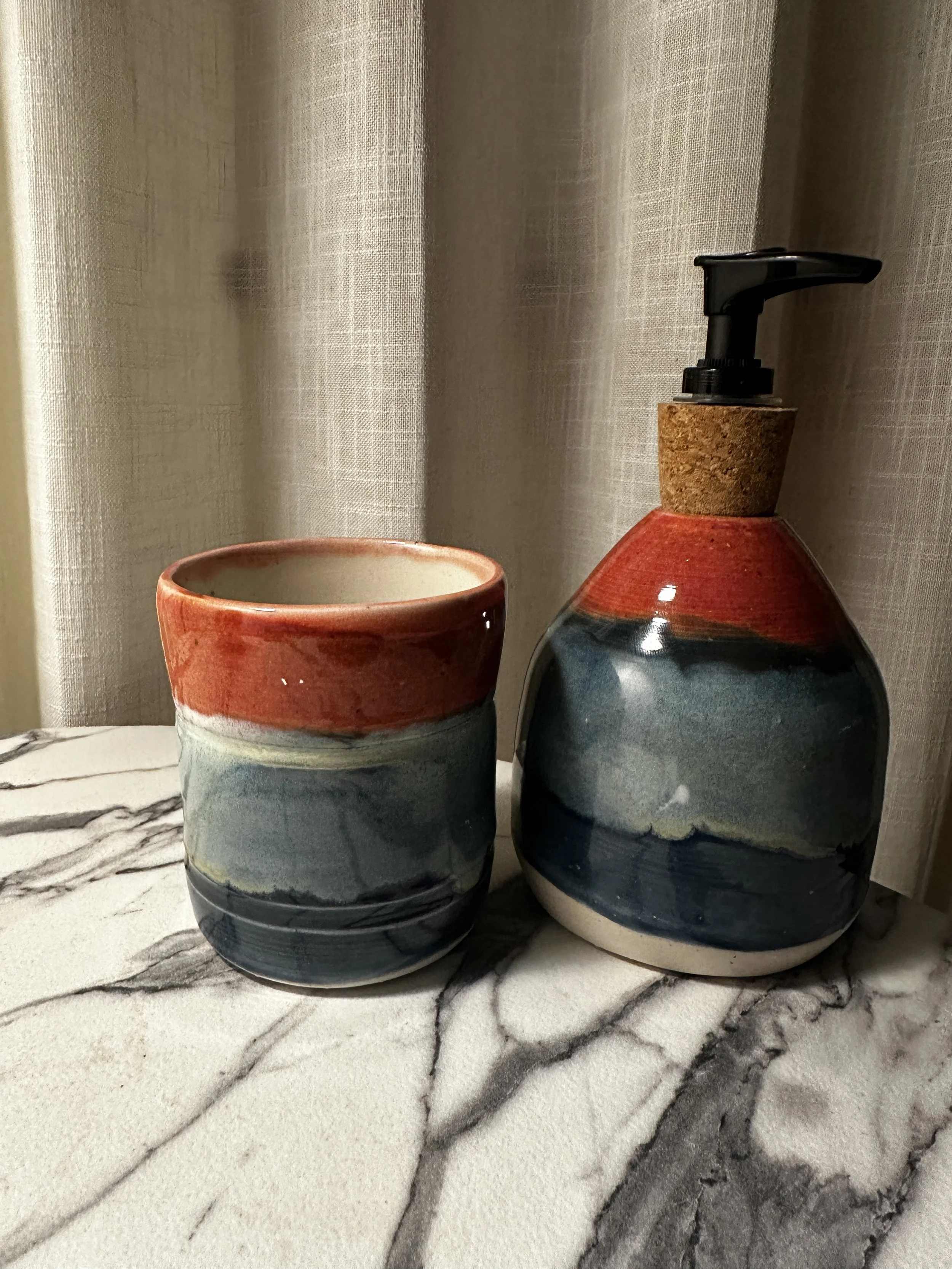 Small cup, and dispenser set