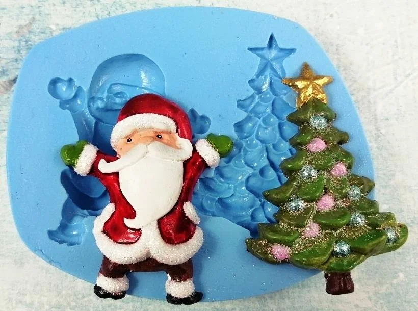 PRE-ORDER Santa with Tree