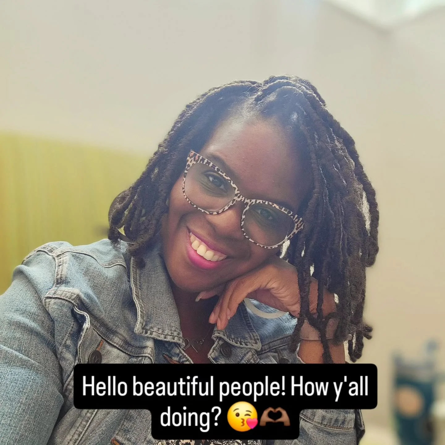 God is good! No worries... Enjoying the simple things in life. Spreading sunshine, smiles and hugs! 🙌🏾😊