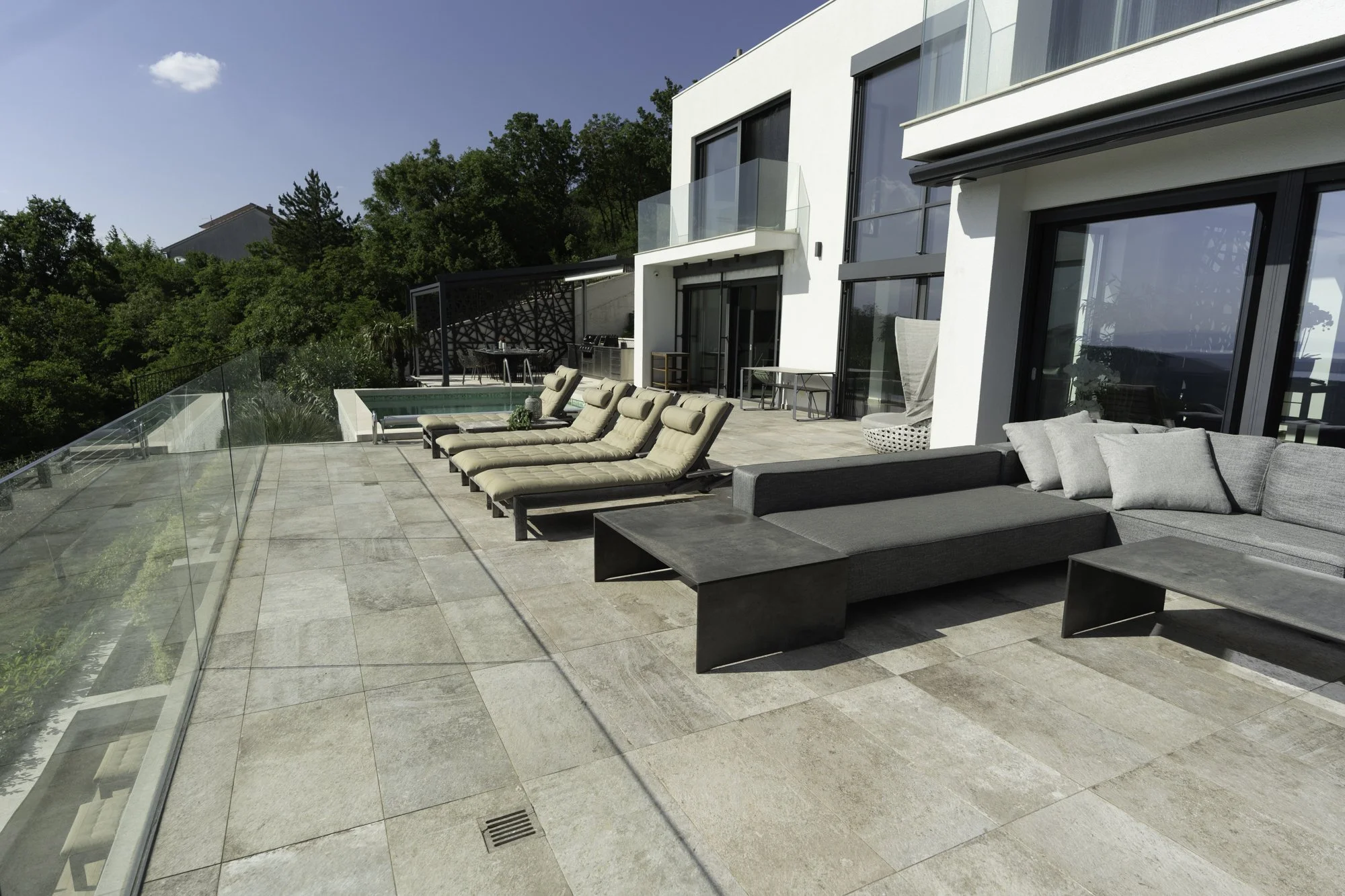 henrygeovanneakretivestoryimmobilien2023003-1.jpg