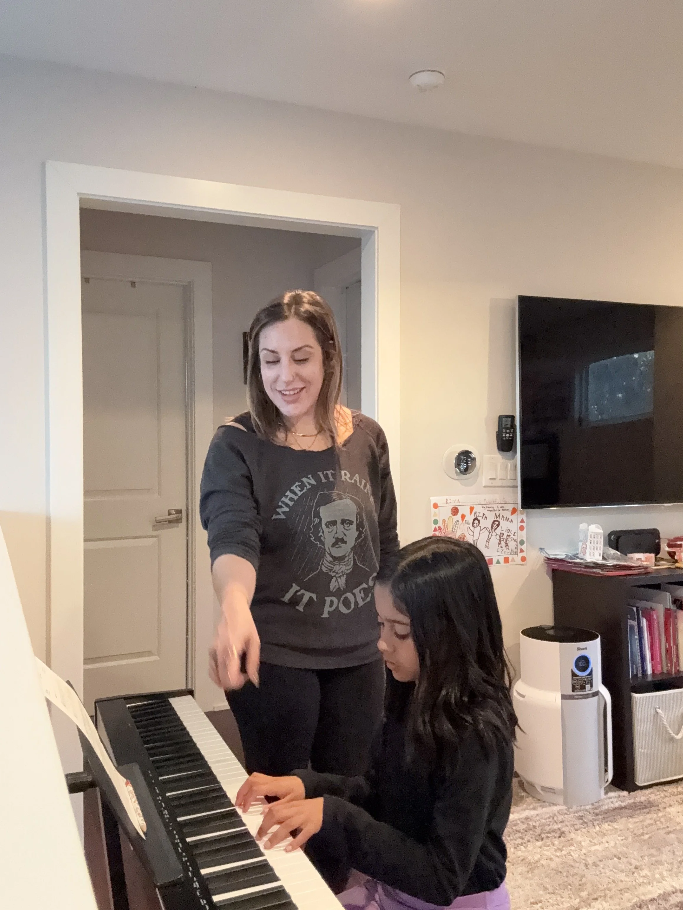 5 benefits of in-home piano lessons for busy families in Austin