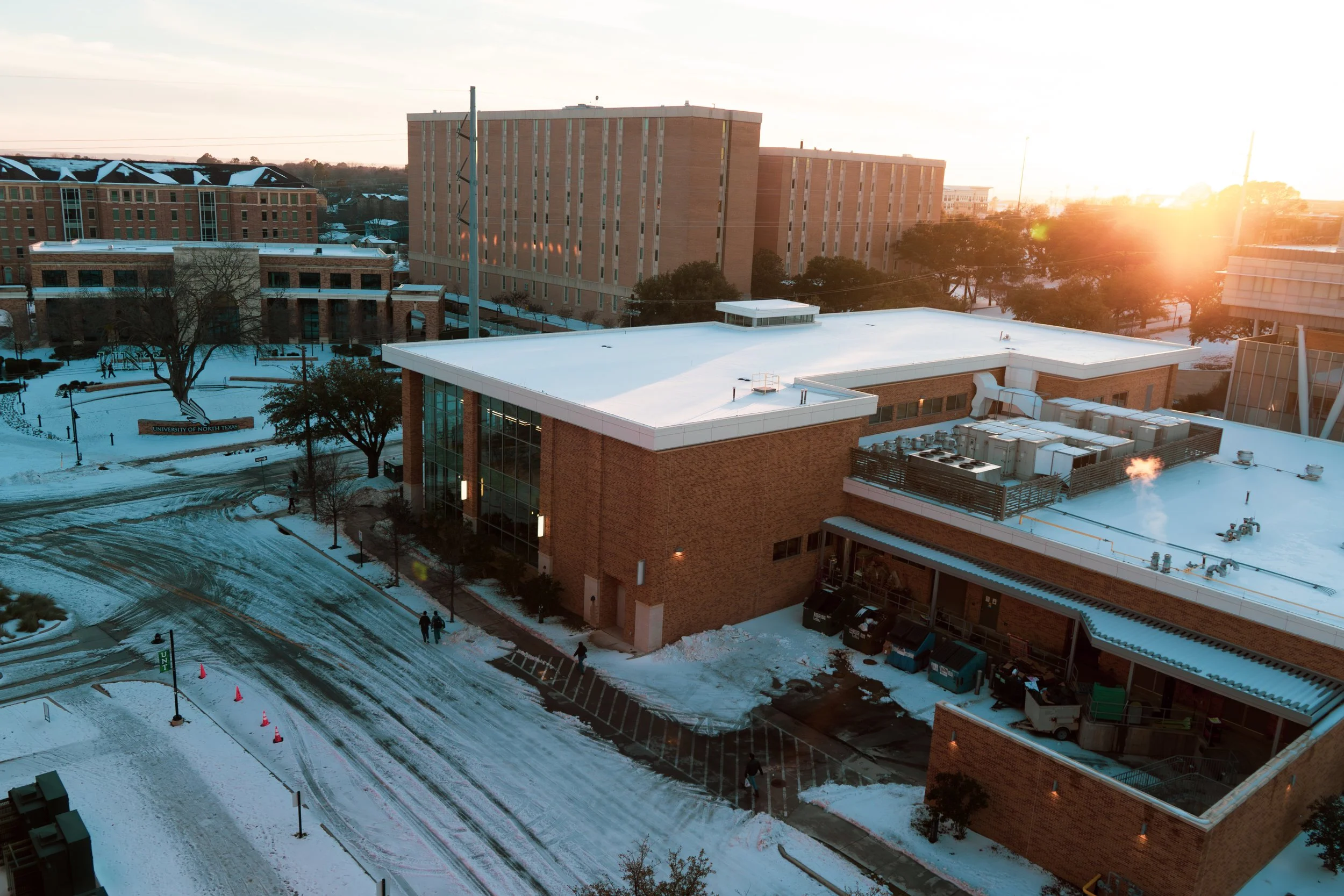 School's Out
-
The University of North Texas remained closed Wednesday, January 29, following the snowstorm over the weekend. This was the third day that UNT stayed closed due to road conditions.