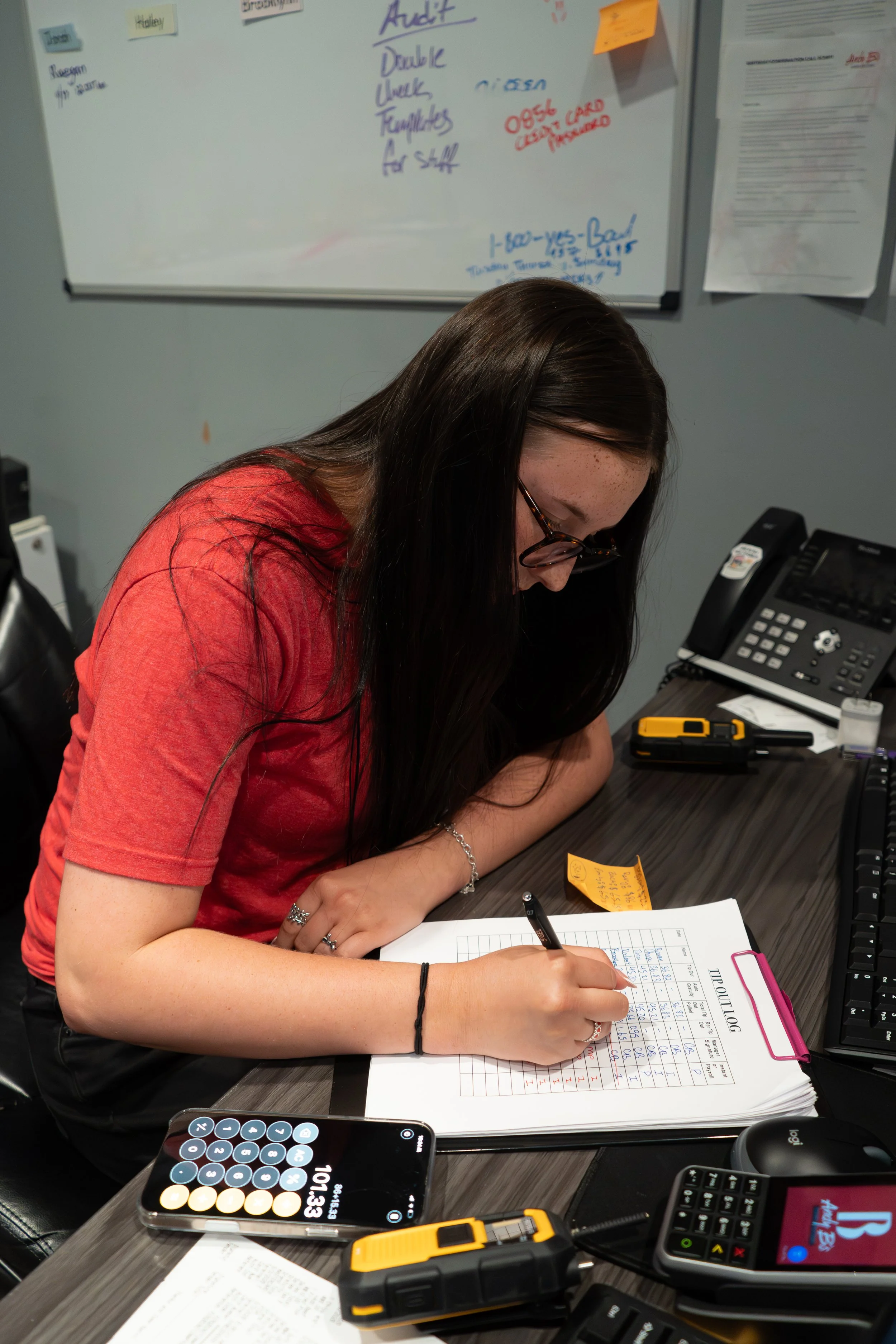Tip Out
-
Makena changed to pen and paper after the money did not add up on the computers for the
tip-out. As a manager, they add the tip out to be dispersed to servers and any other staff with
money under their name.