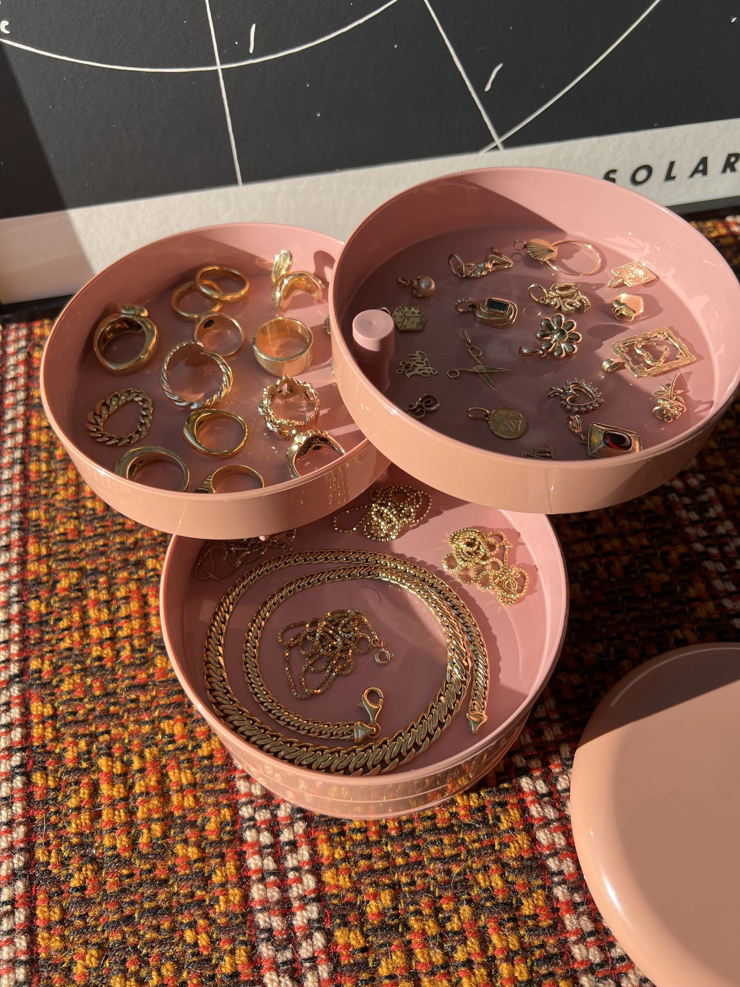 1970's Vintage InterDesign Pink Swivel Organizer