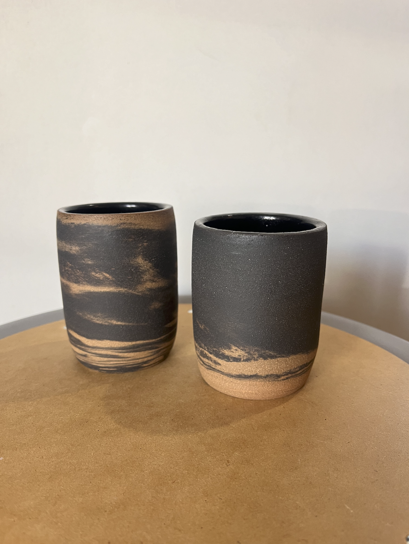 Strata Cup - black & tan
