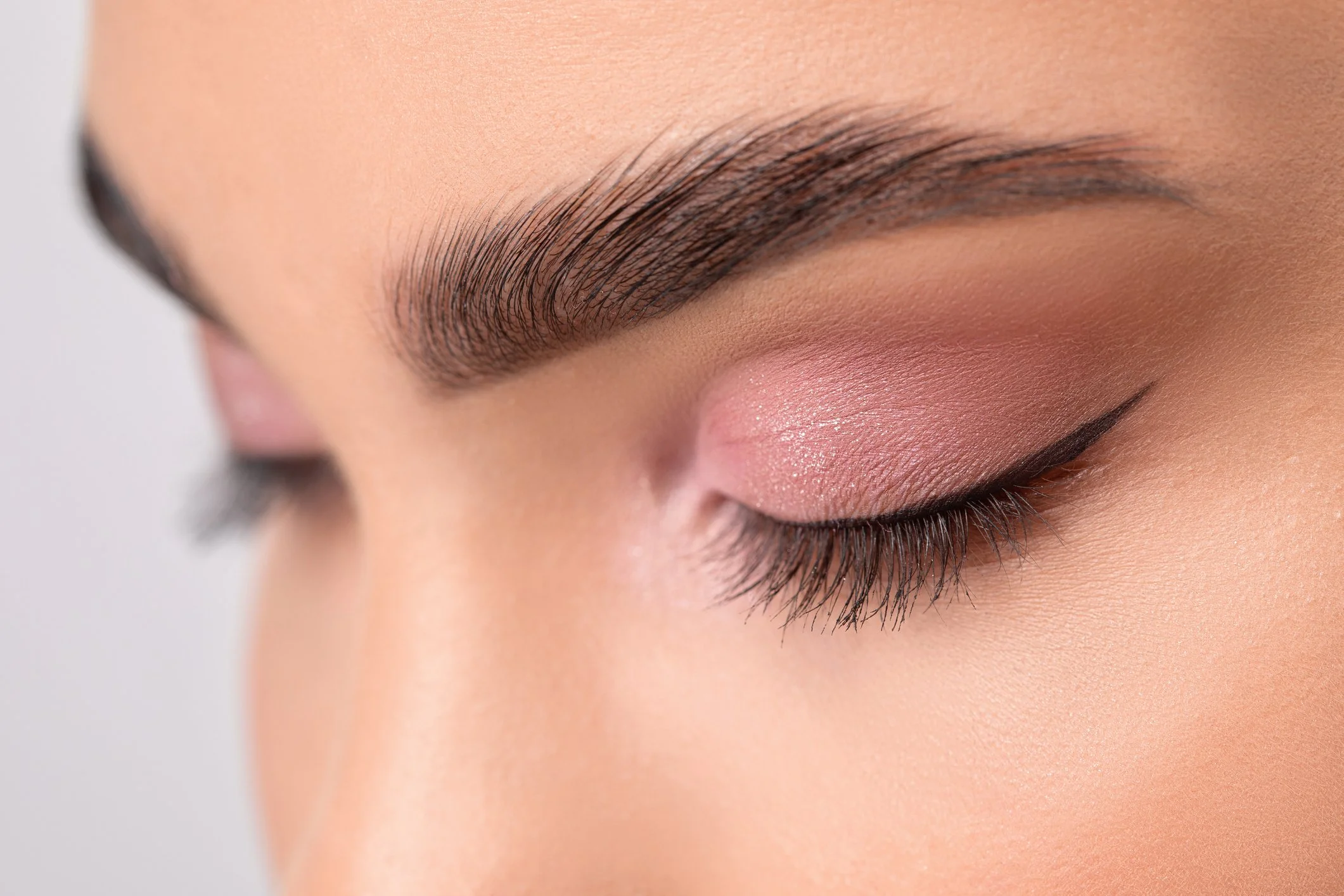 Deanne Perkins Semi Permanent Makeup specialist Hombre and Hybrid Brows