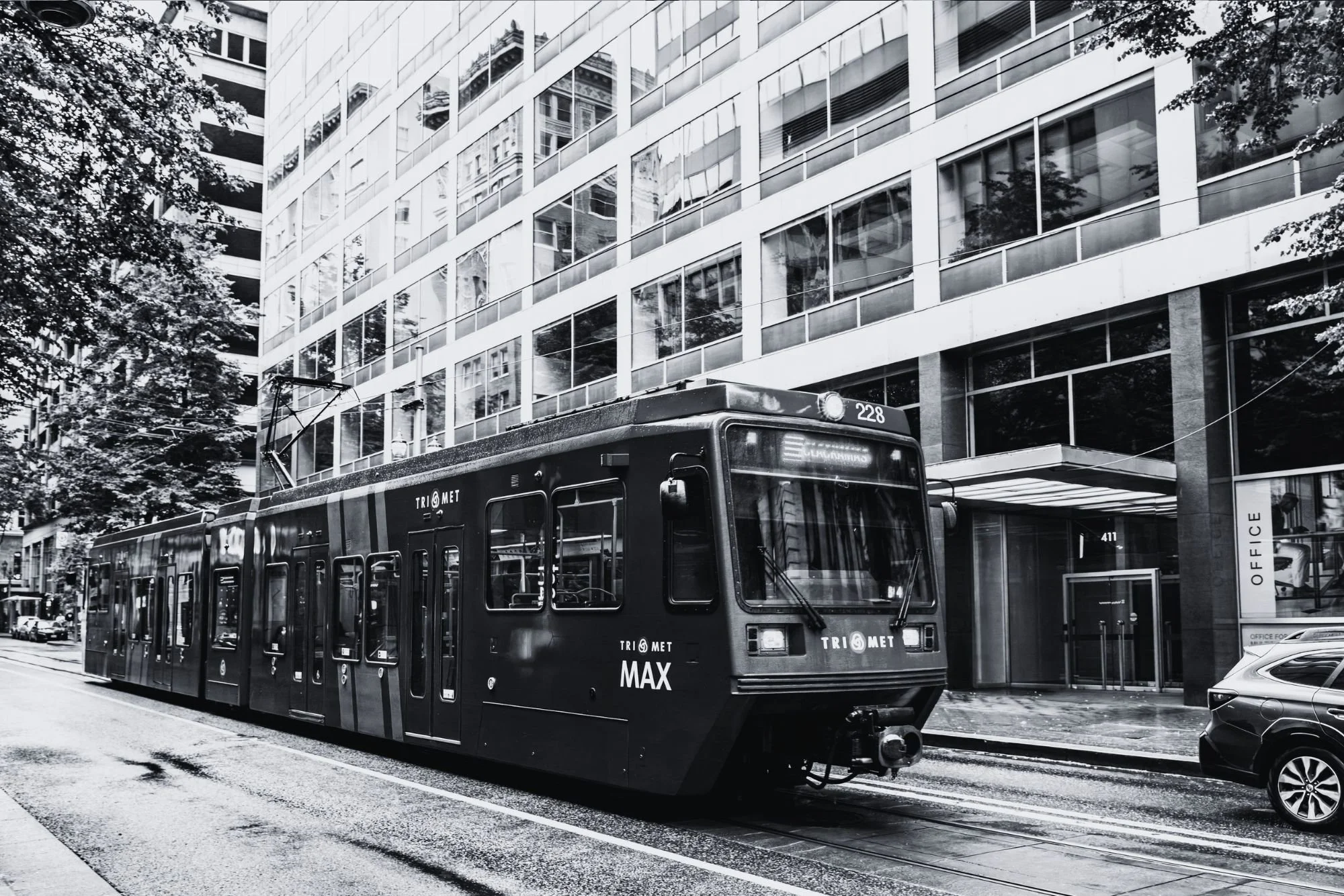 The North Portland Commute: Navigating the MAX Line and Neighborhood Bike Routes