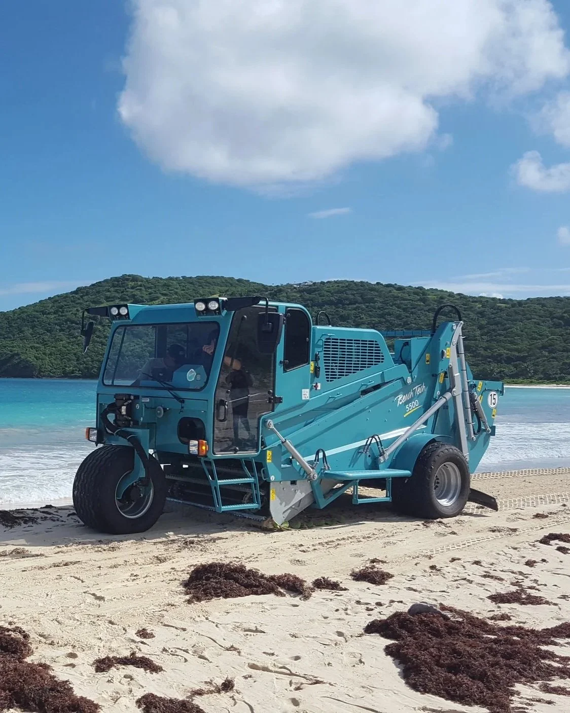 Beach cleaner machine Aus