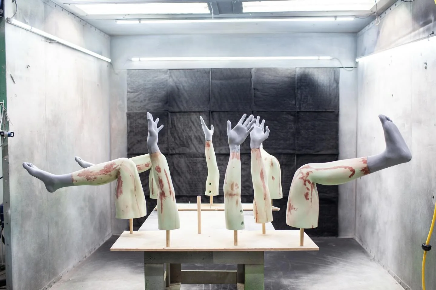 We&rsquo;ve got all hands (and feet) on deck this week - and @solveigmlee smashing it in the booth! 

Happy Thursday!