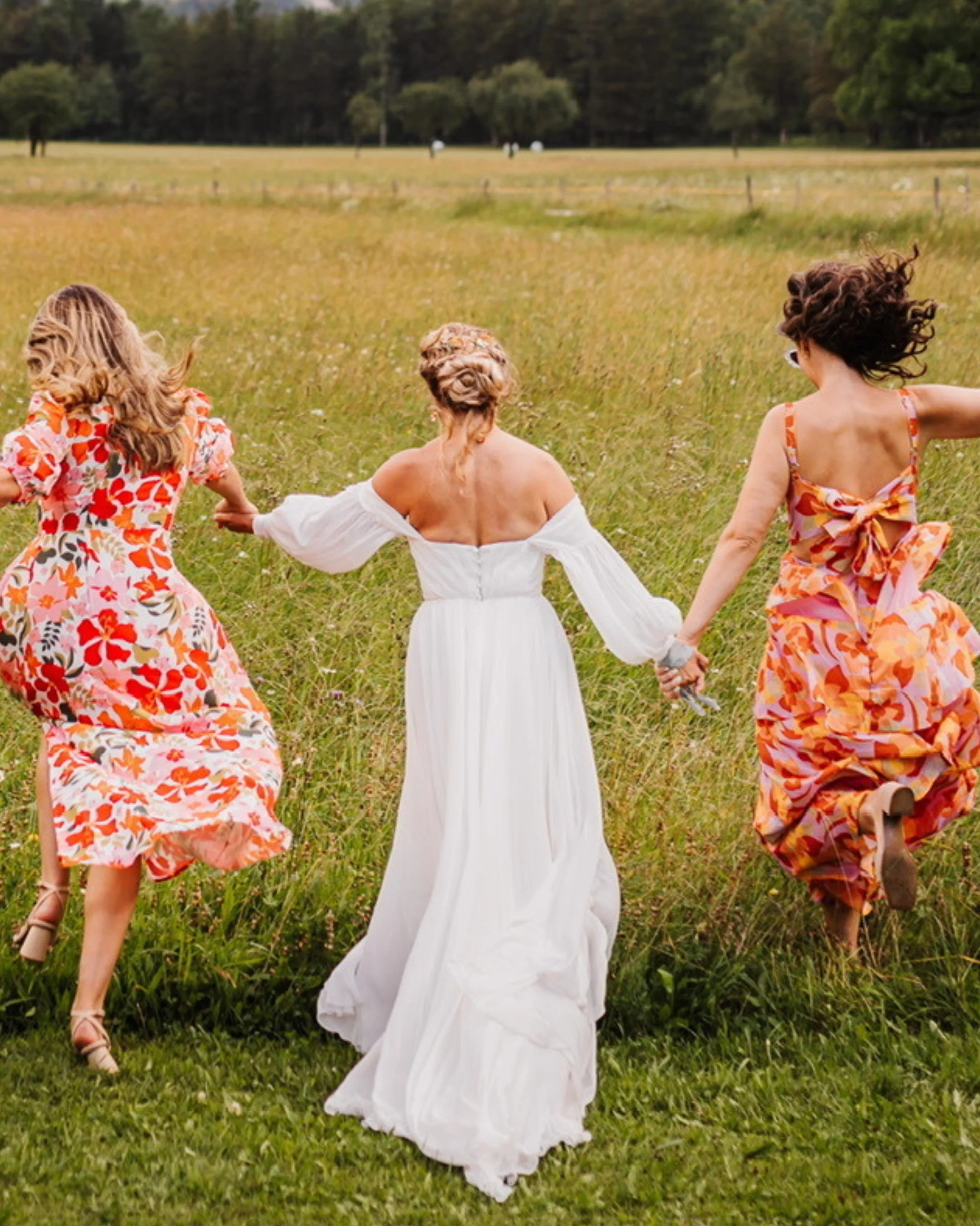 Into the meadow, into the unknown, into our next chapter.

The future feels pretty beautiful from here. 

#longhausatlakewood #vermontvenue #newchapter #friendsbymyside
