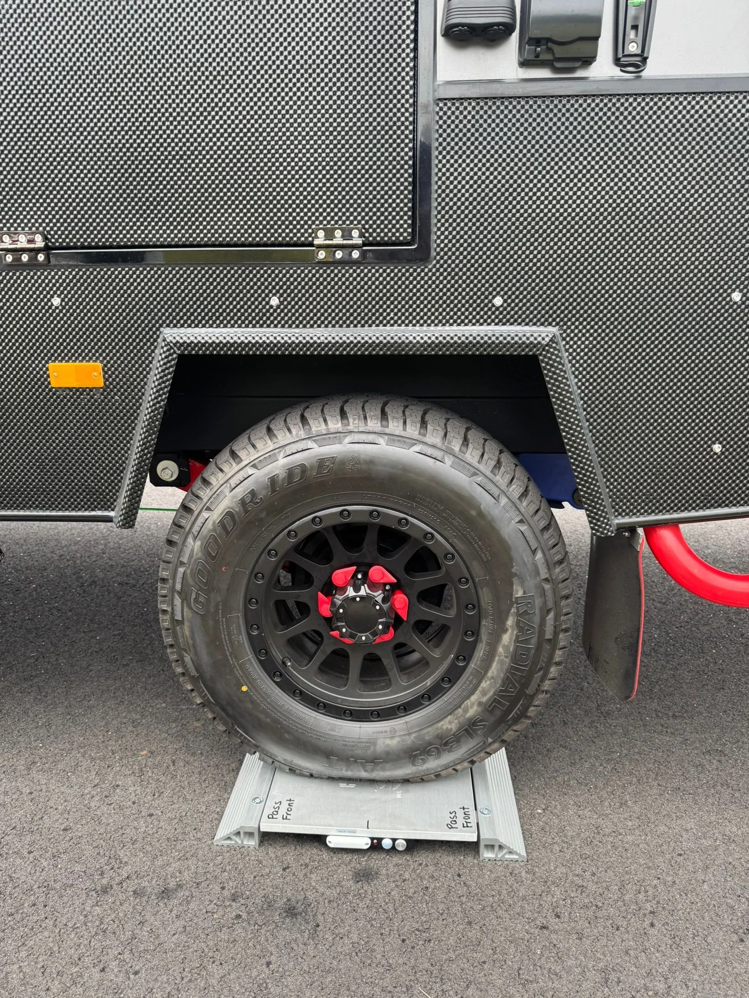 Close Up weighing System.jpg