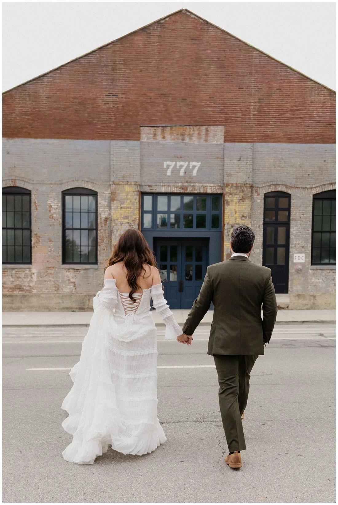 Kristy and Mike / The Ellis / Columbus Ohio Wedding Photographer