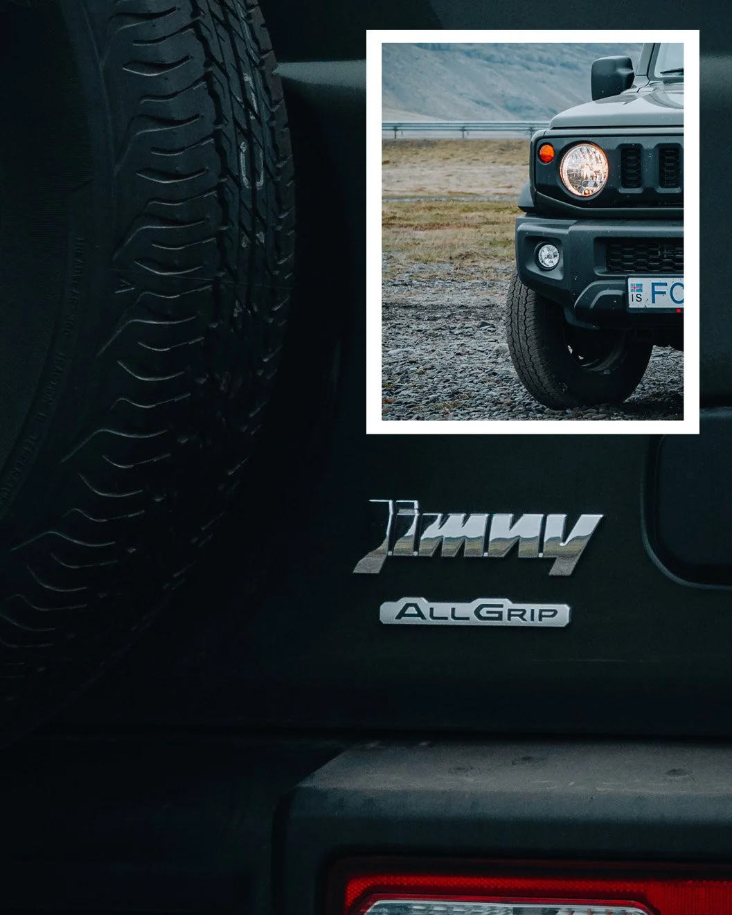 Nahaufnahme eines schwarzen Geländeautos mit dem Nissan-Emblem und AllGrip-Schriftzug. Im Vordergrund ist ein Reifen zu erkennen. Im kleinen Bild ist der vordere Teil eines kleinen schwarzen Autos auf einer unbefestigten Straße zu sehen.