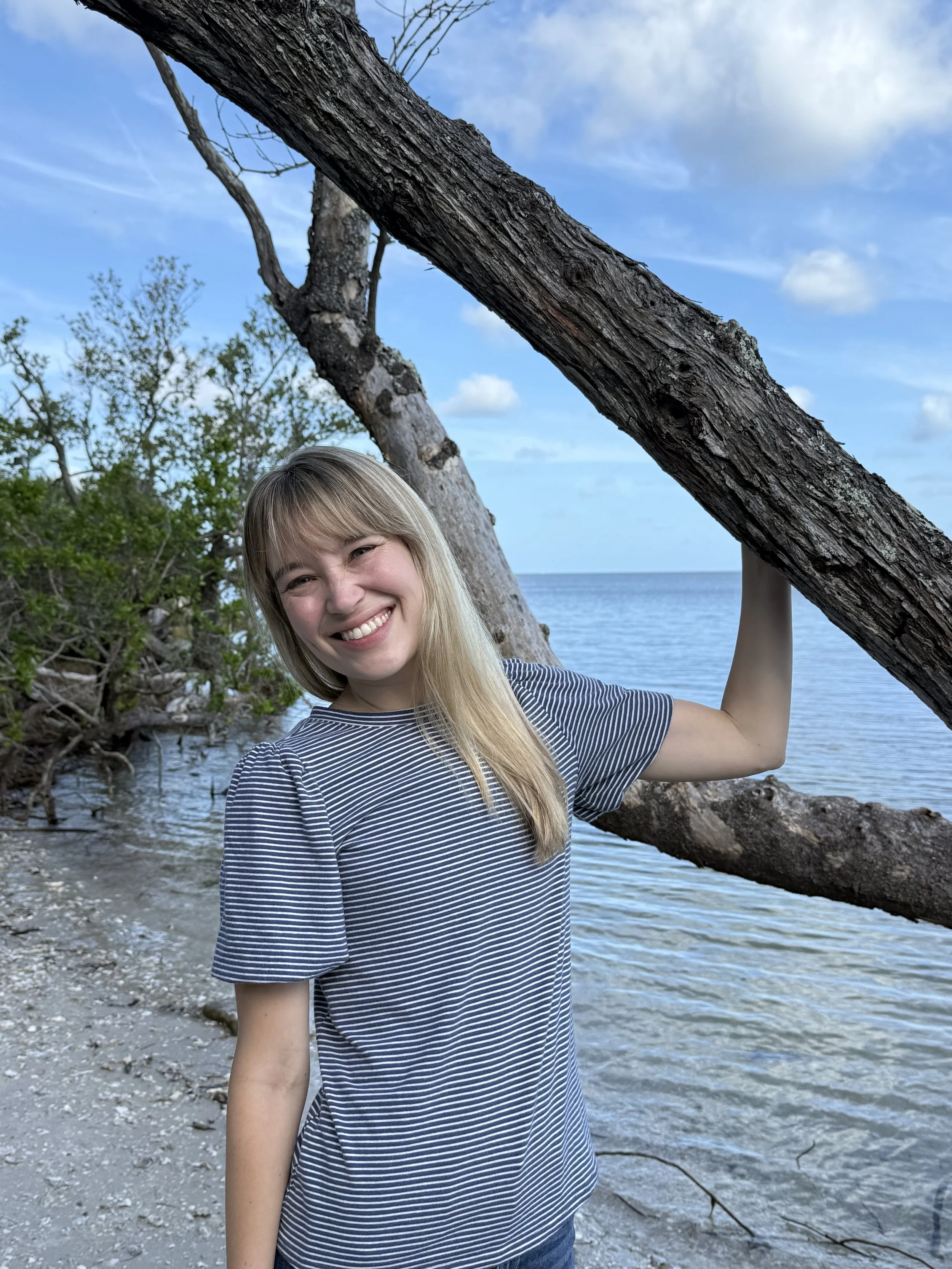 Carey Warren, LCSW is a therapist for women experiencing anxiety in FL & VA