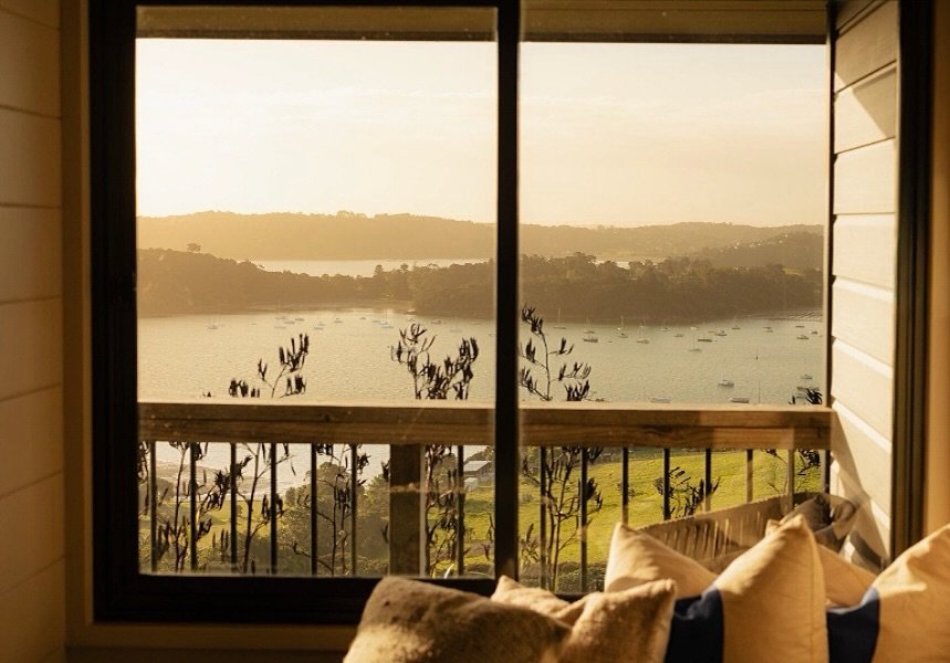Waiting for the light is part of the process.
The magic happens in the moments between✨ 

Jaw dropping memorable moments at Te Phau Lodge, Waiheke
Client:  @bayleyswaiheke