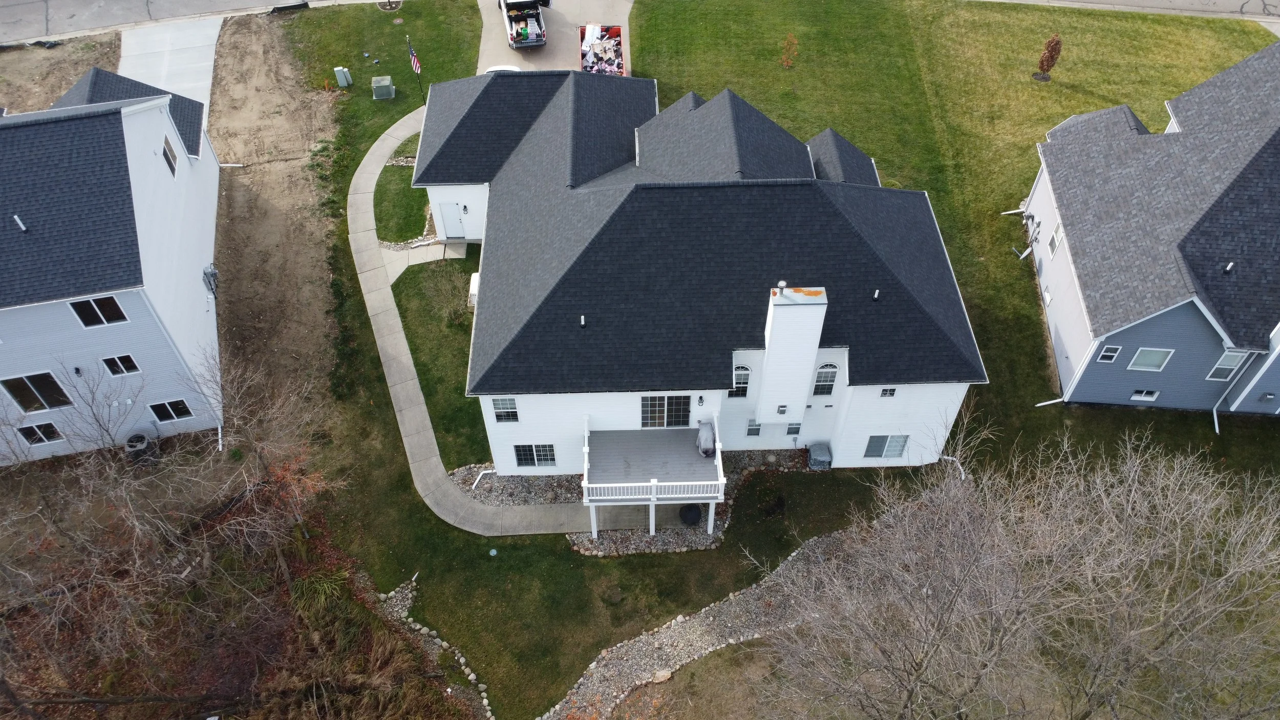 Lovely dark grey roof