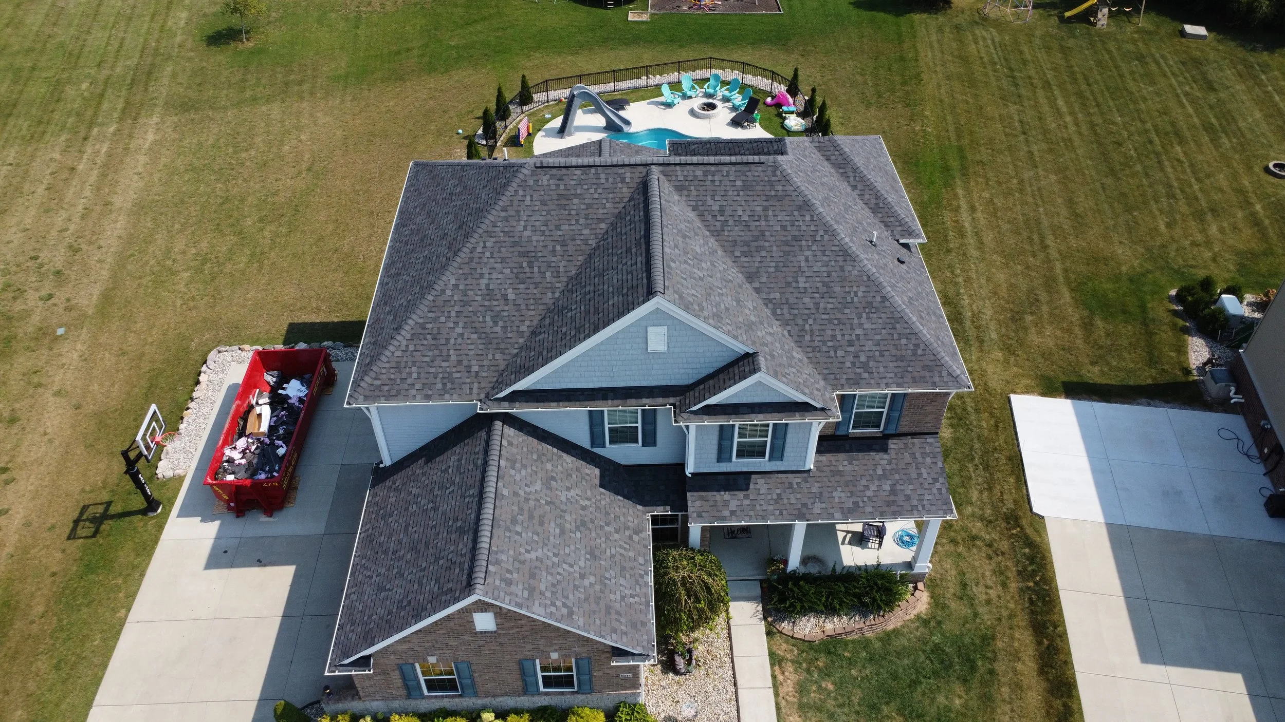 House with swimming pool