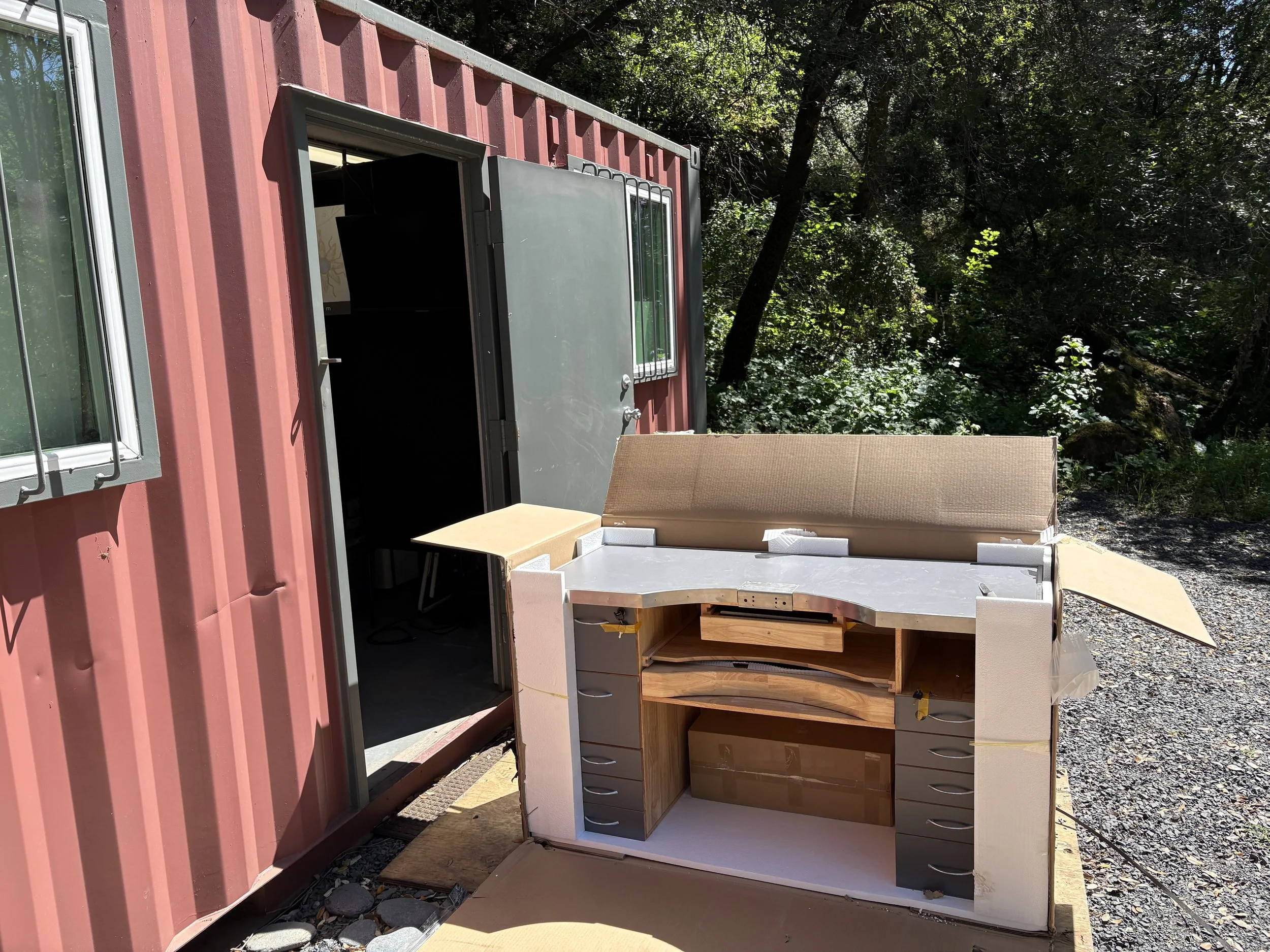 Shell-Bell's brand new workbench 
Durston 1926 Elite HPL