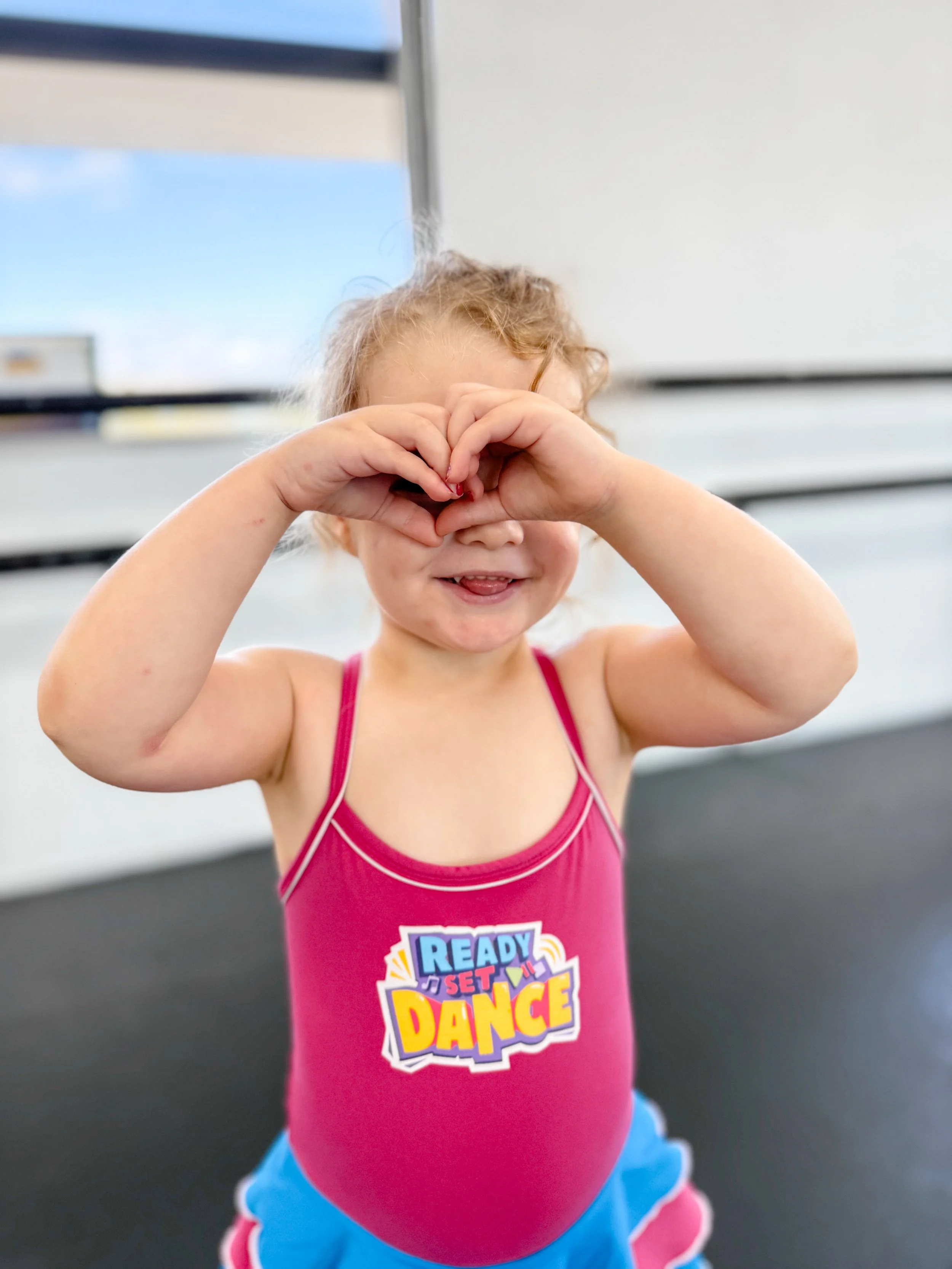 WHAT AGE SHOULD MY CHILD START DANCE?