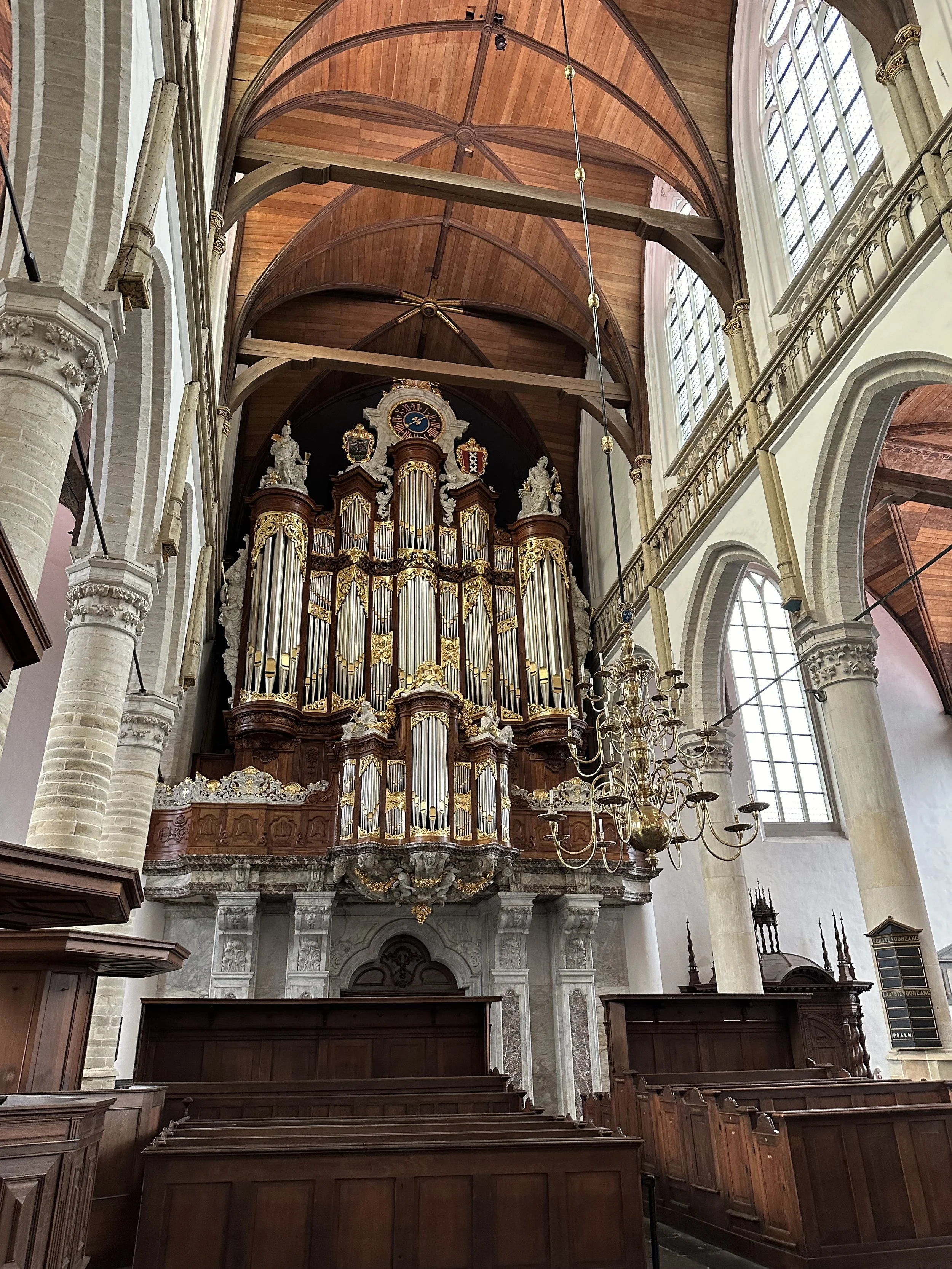 Blick auf die Orgel der Oude Kerk Amsterdam 