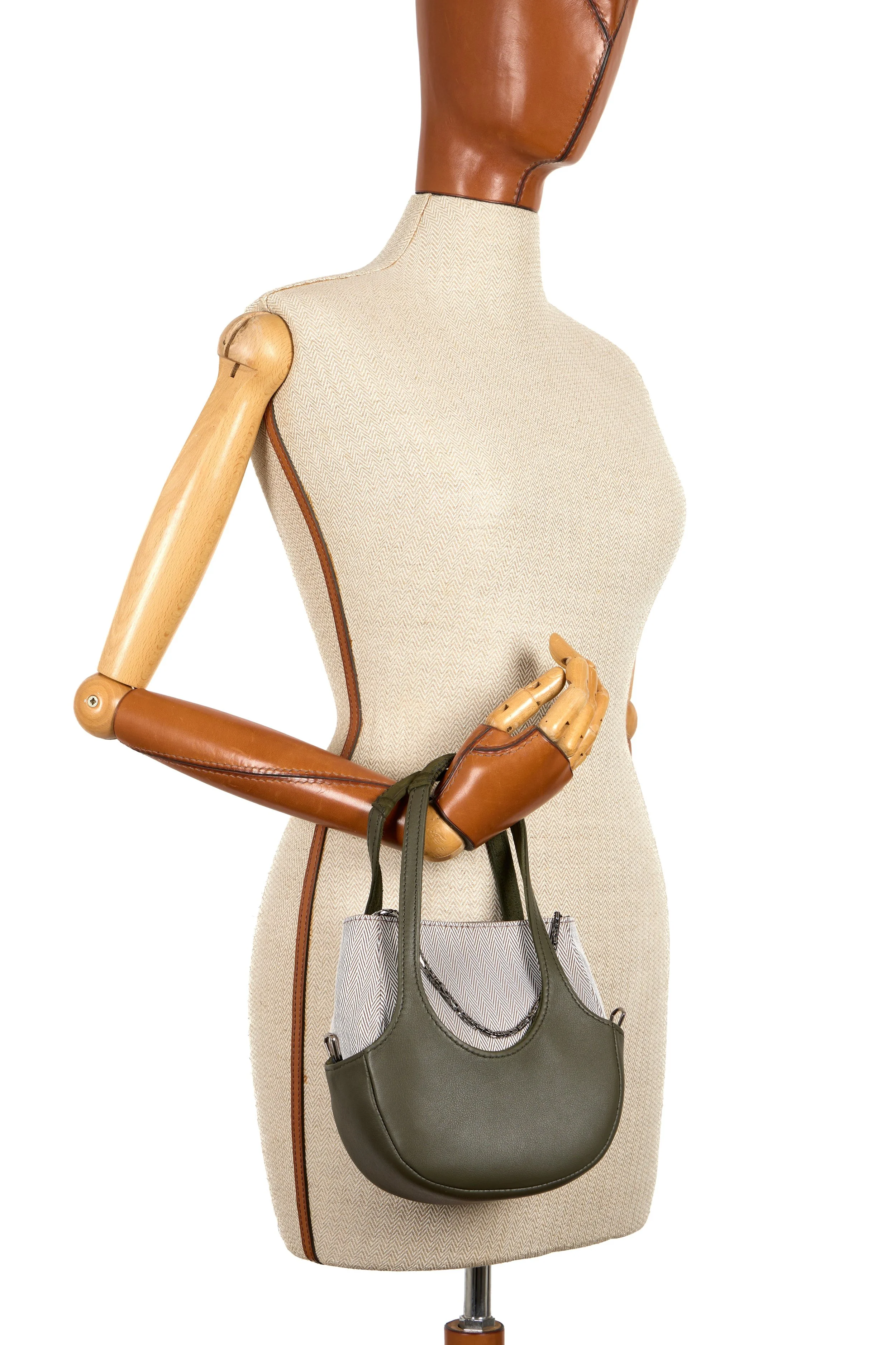 GIFTBOX_EJIAH17DUETTO_SAC5_VEAUKAKI_POUCHTOILE_MODEL_032026.jpg