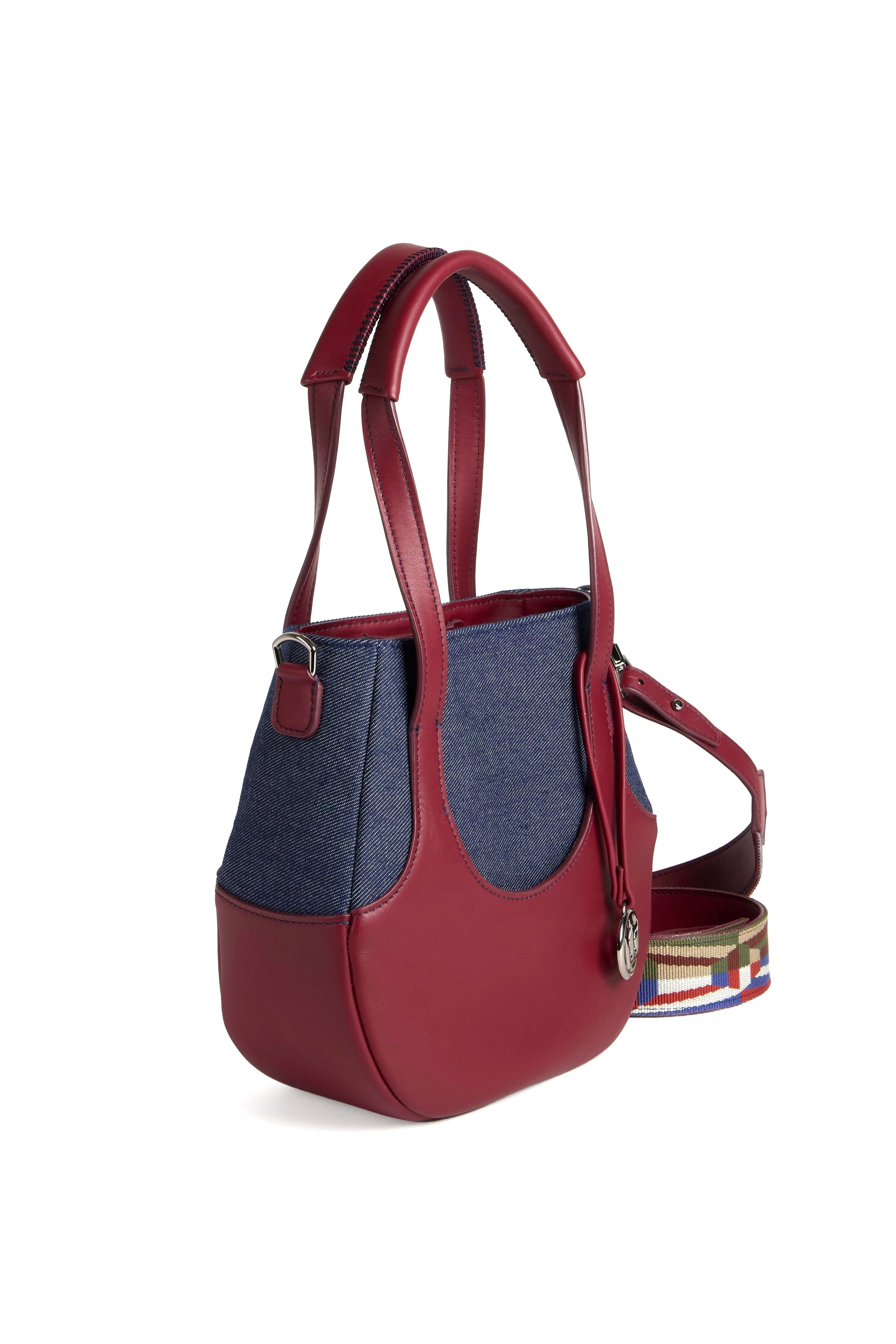 EJIAH25_EJ25VEABOUA72025_DENIM_INDIGO_CALFSKIN_BOURGOGNE_QUART_052026.jpg