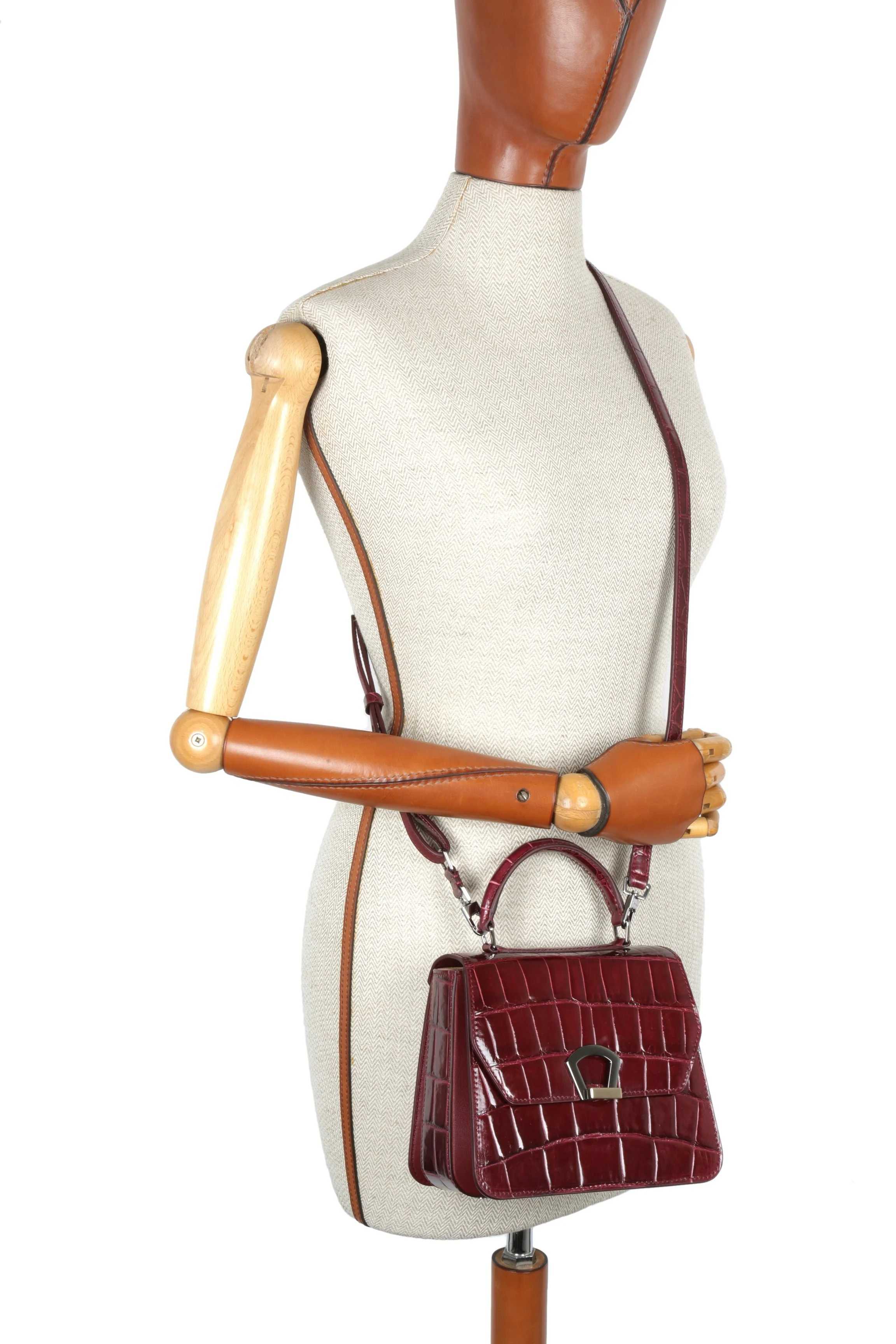 CROCObordeaux_MINILADYBAG_MODEL_faf68436-1deb-4dc6-8c65-0617c1209410.jpg