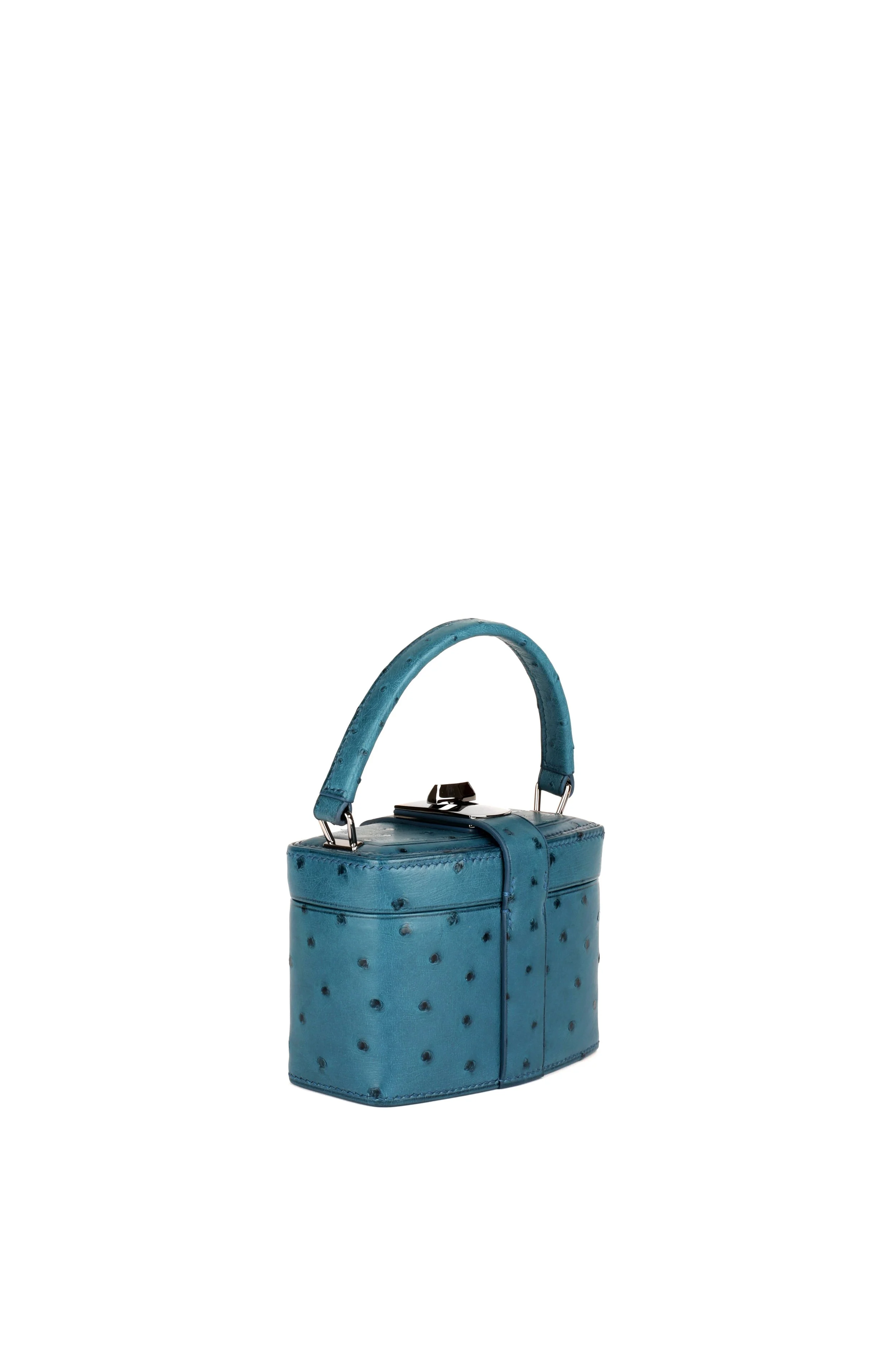 134_miniivybucket2640_3quart.jpg