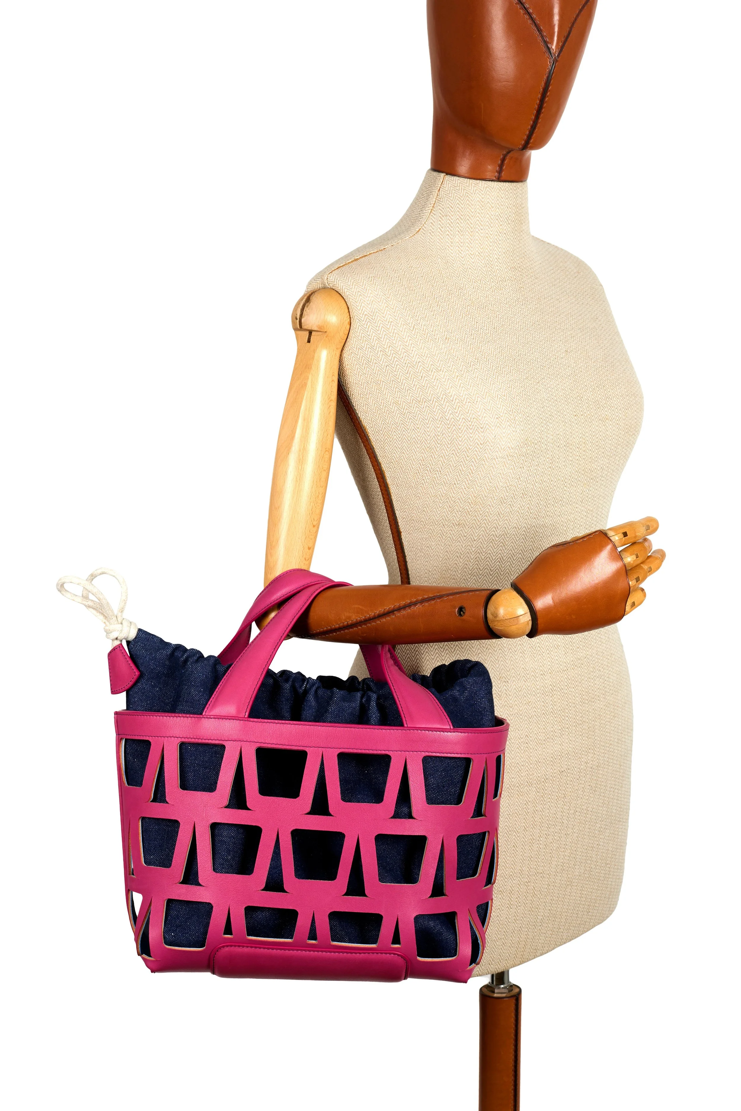 KAYLA33TOTE-VEAUGROSEILLE-MODEL.jpg