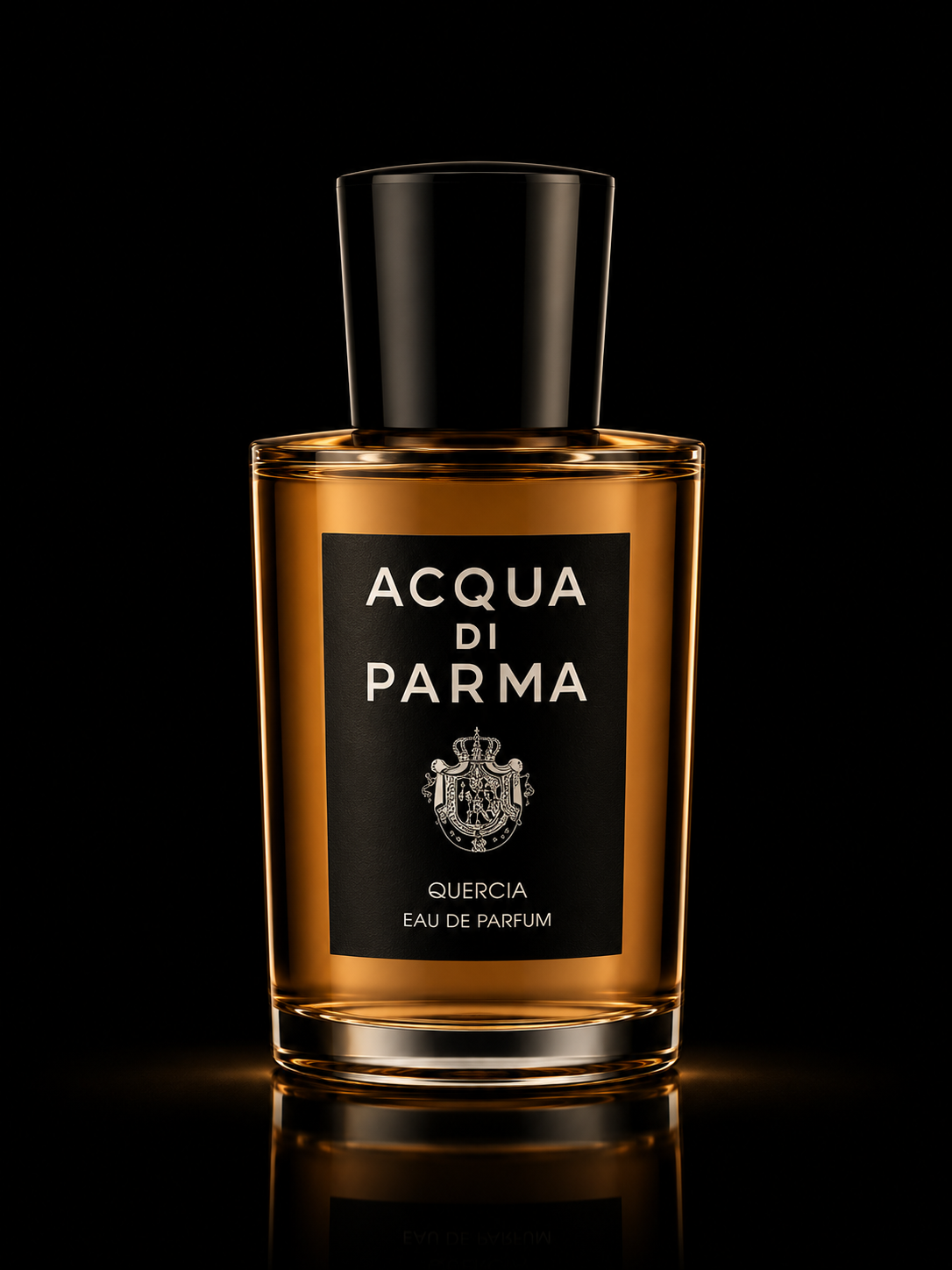 Une bouteille de parfum Acqua di Parma Quercia avec un fond noir, mettant en valeur le flacon en verre orange avec un bouchon noir, et une étiquette noire avec du texte blanc et un logo.