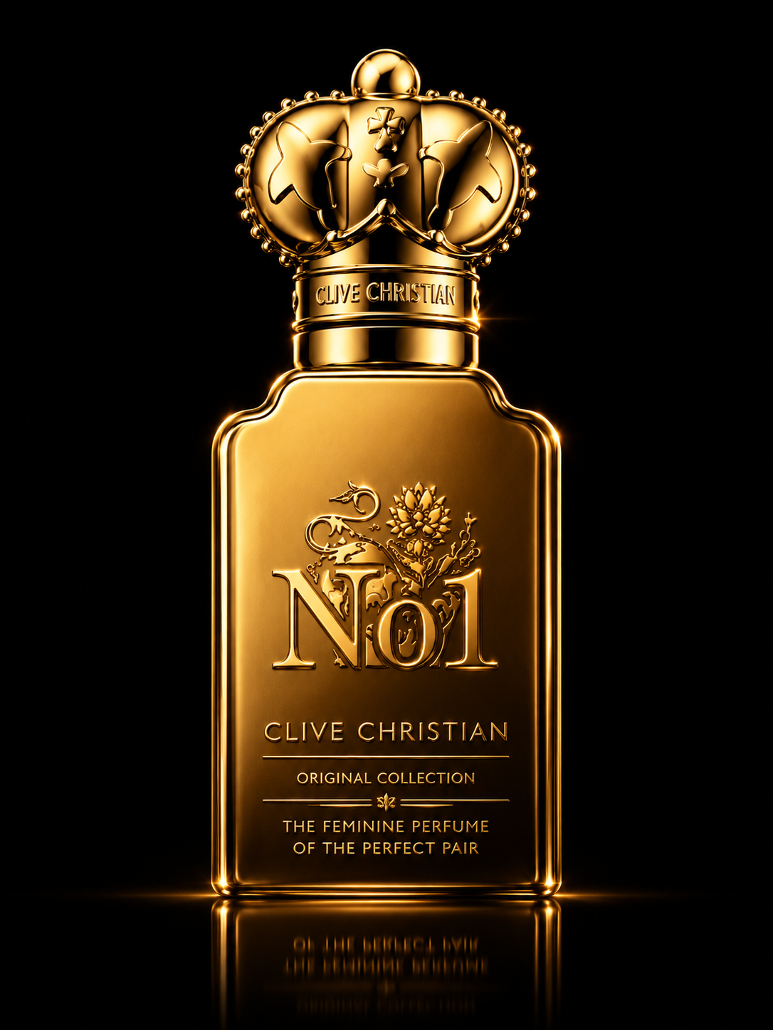 Une bouteille de parfum dorée de la collection No1 de Clive Christian avec un capuchon en forme de couronne.