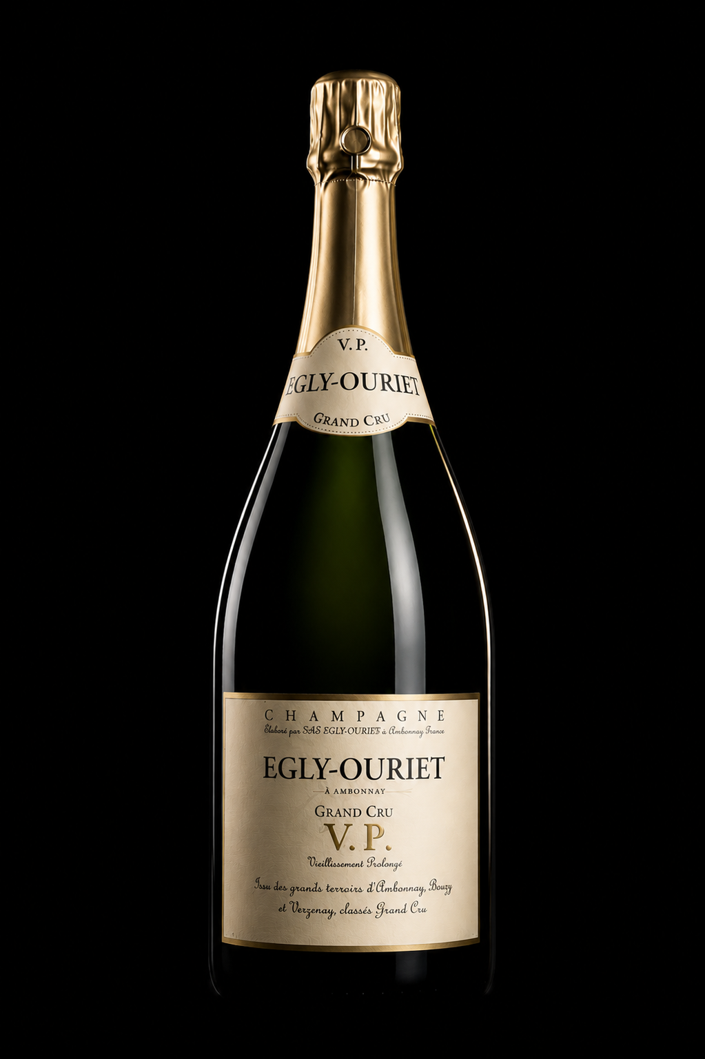 Bouteille de champagne Egly-Ouriet Grand Cru V.P. avec un fond noir.