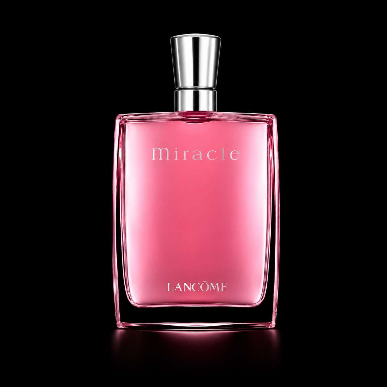 Bouteille de parfum rose nommée miracle de Lancôme sur fond noir