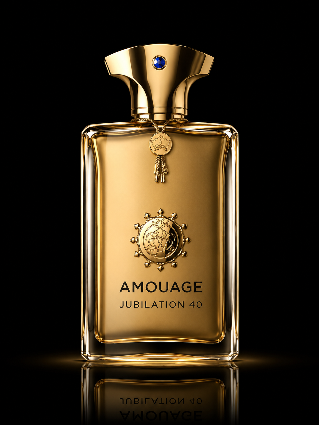 Une bouteille de parfum dorée avec un bouchon ornementé et un pendentif, portant l'inscription "AMOUAGE JUBILATION 40", sur fond noir.