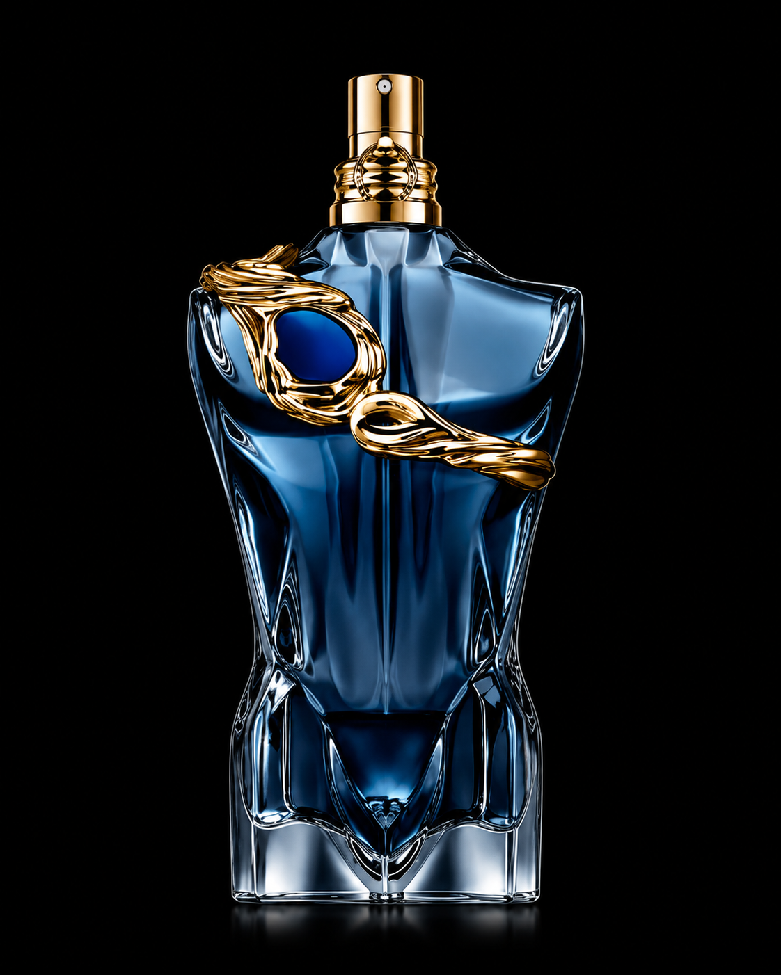 Flacon de parfum bleu en verre avec détails en or, présenté sur un fond noir