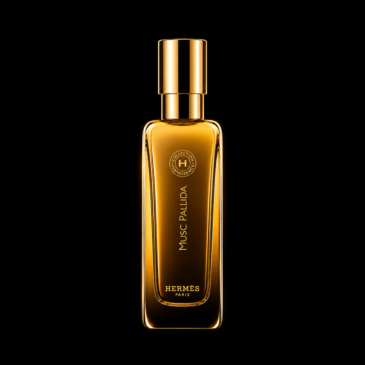 Une bouteille de parfum Hermès Hermessence Musc Pallida dorée, avec un capuchon doré, sur fond noir.