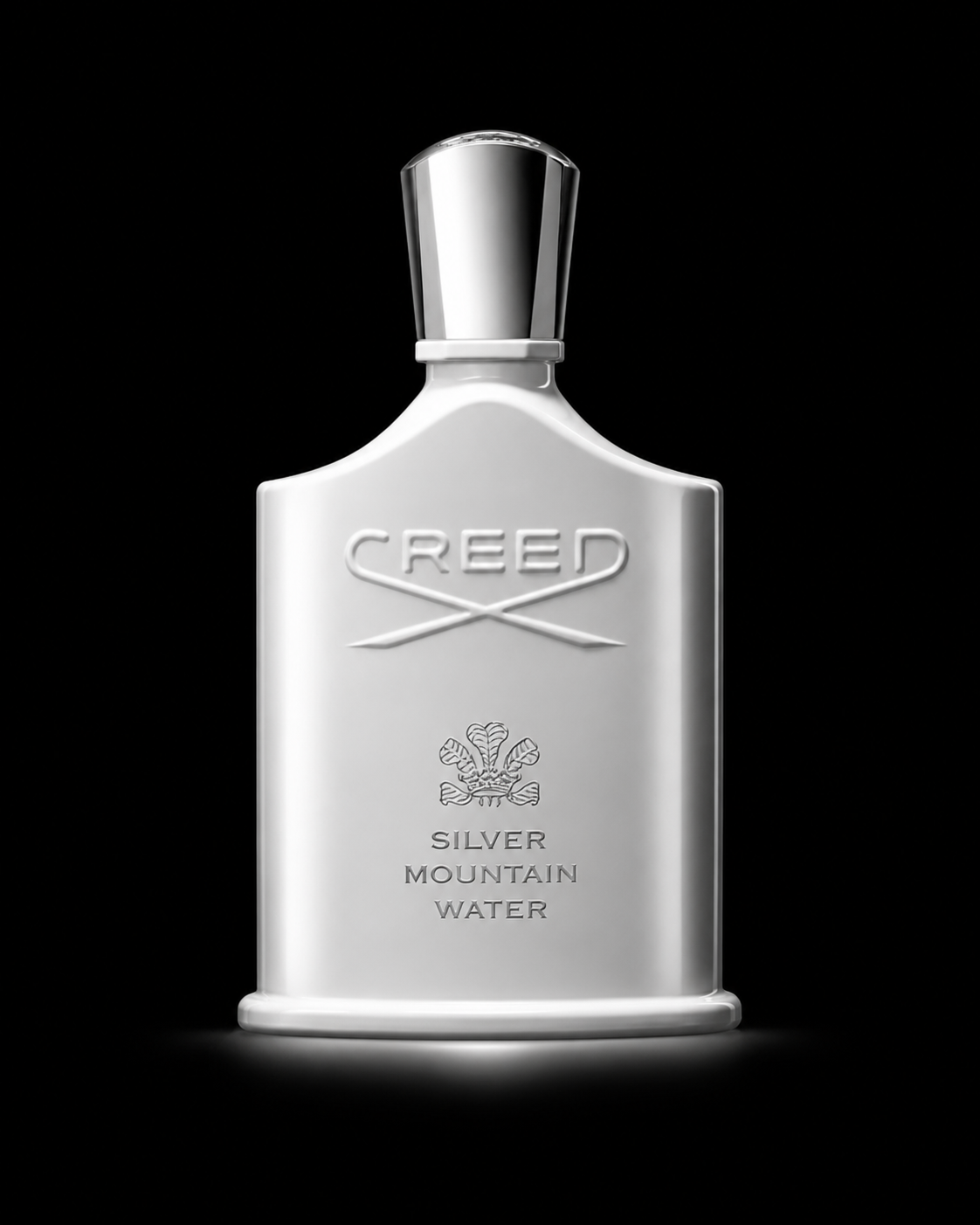 Une bouteille blanche de parfum avec un capuchon argenté sur fond noir