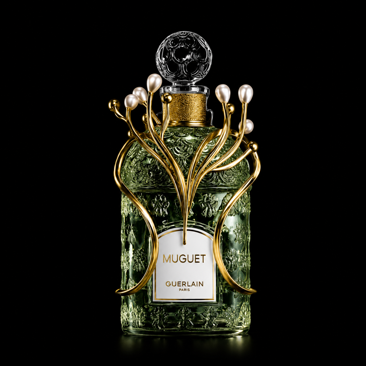 Un flacon de parfum Guerlain 'Muguet' avec un design orné de fleurs en or et de perles blanches, sur un fond noir.