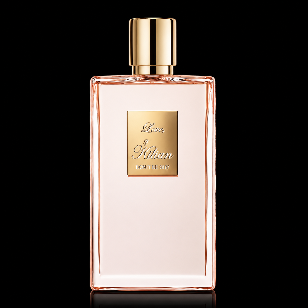 Une bouteille de parfum rose avec un capuchon doré, portant une étiquette dorée avec l'inscription 'Love, Kitian, DON'T BE SHY' sur un fond noir.