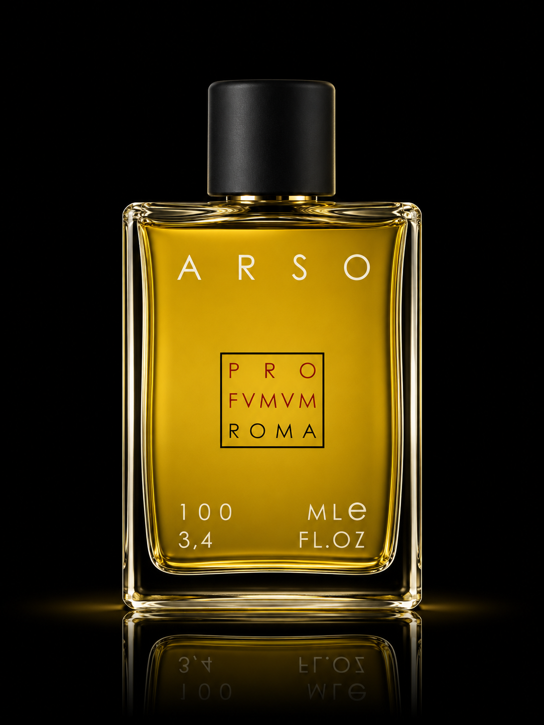 Une bouteille de parfum transparente contenant un liquide jaune, avec un bouchon noir, sur un fond noir, avec la marque 'ARSO' et une étiquette noire avec du texte rouge et blanc.