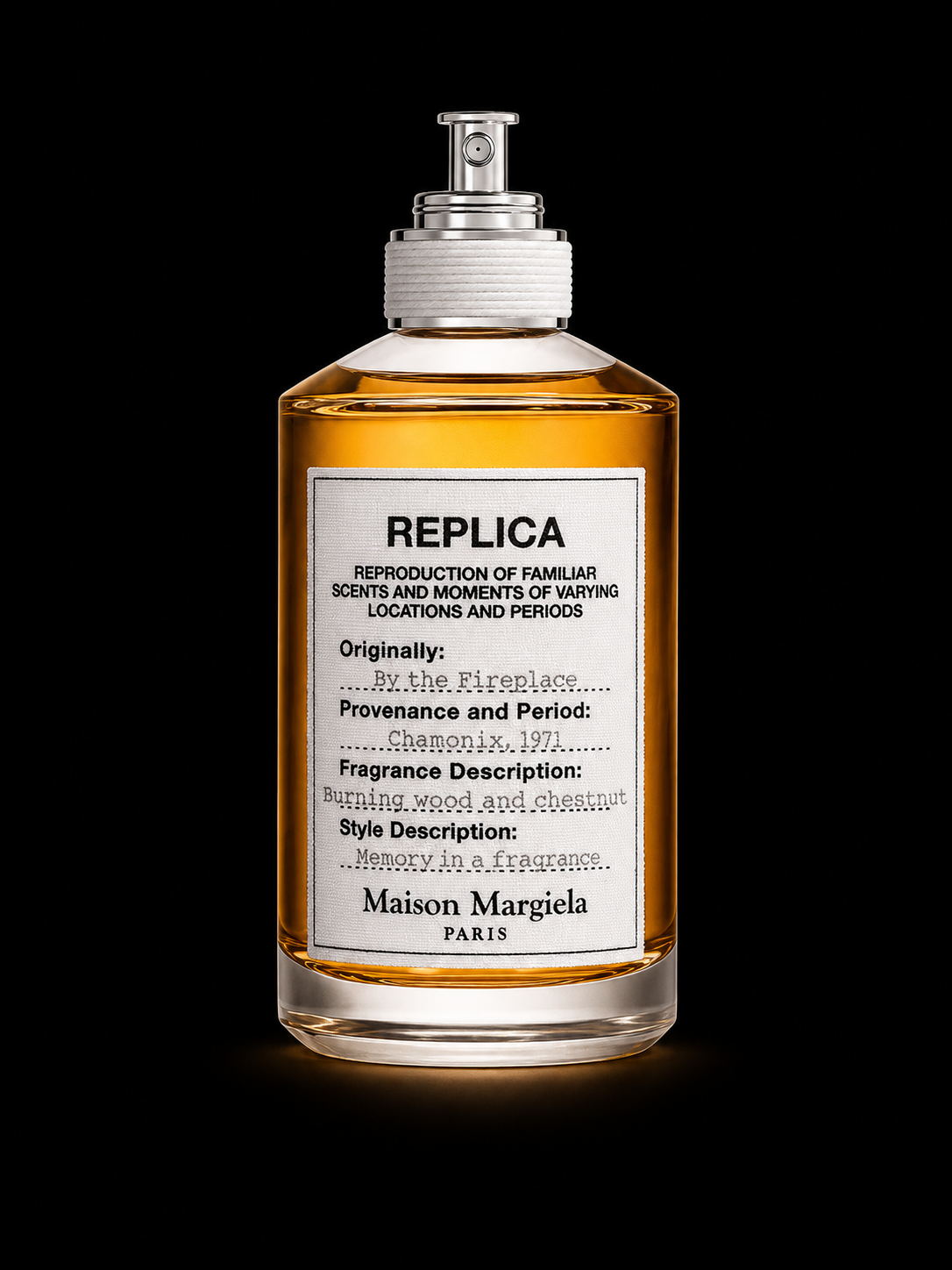 Flacon de parfum transparent avec un liquide doré, étiquette avec texte en anglais, style minimaliste, fond noir